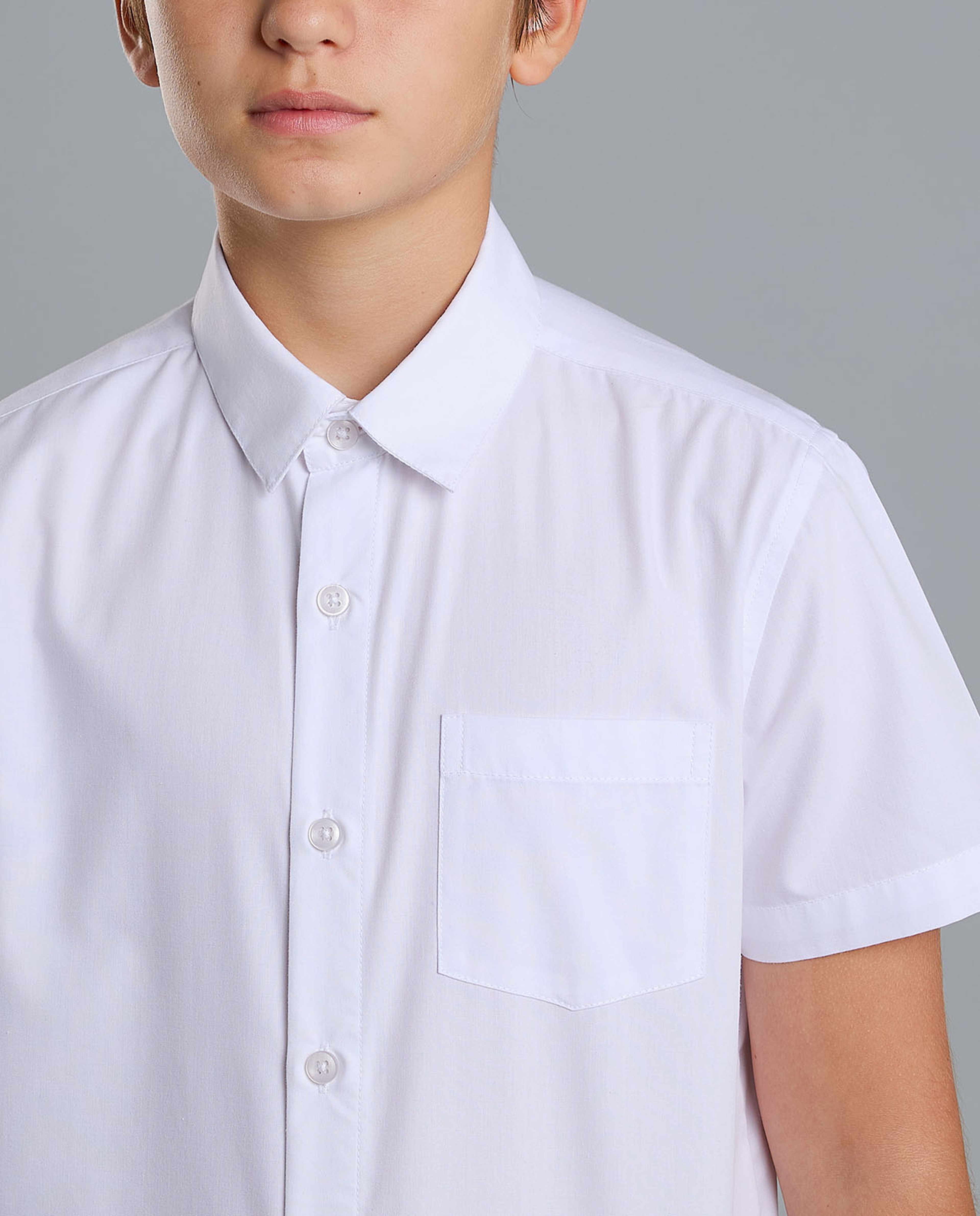 Solid Shirt with Classic Collar and Short Sleeves