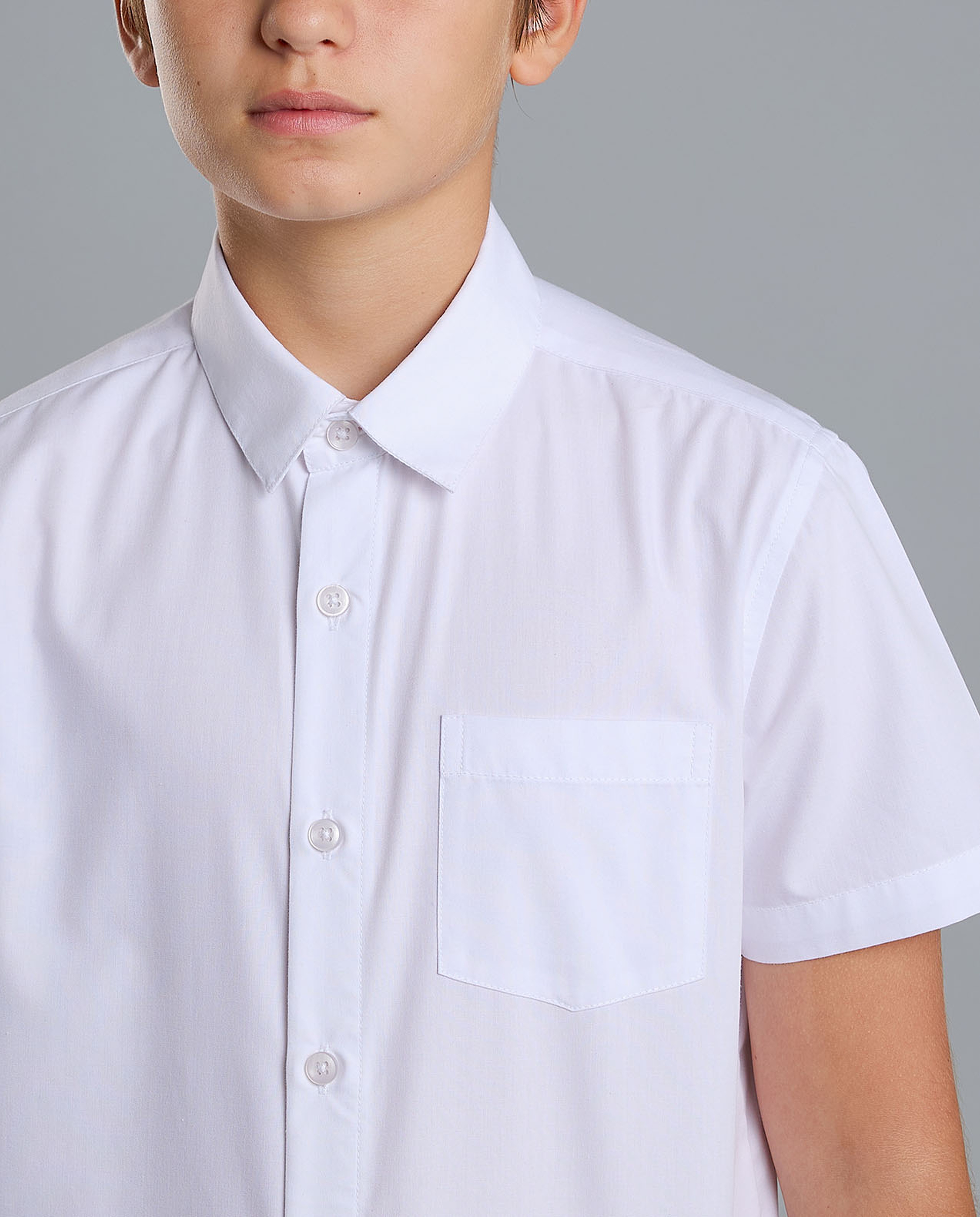 Solid Shirt with Classic Collar and Short Sleeves