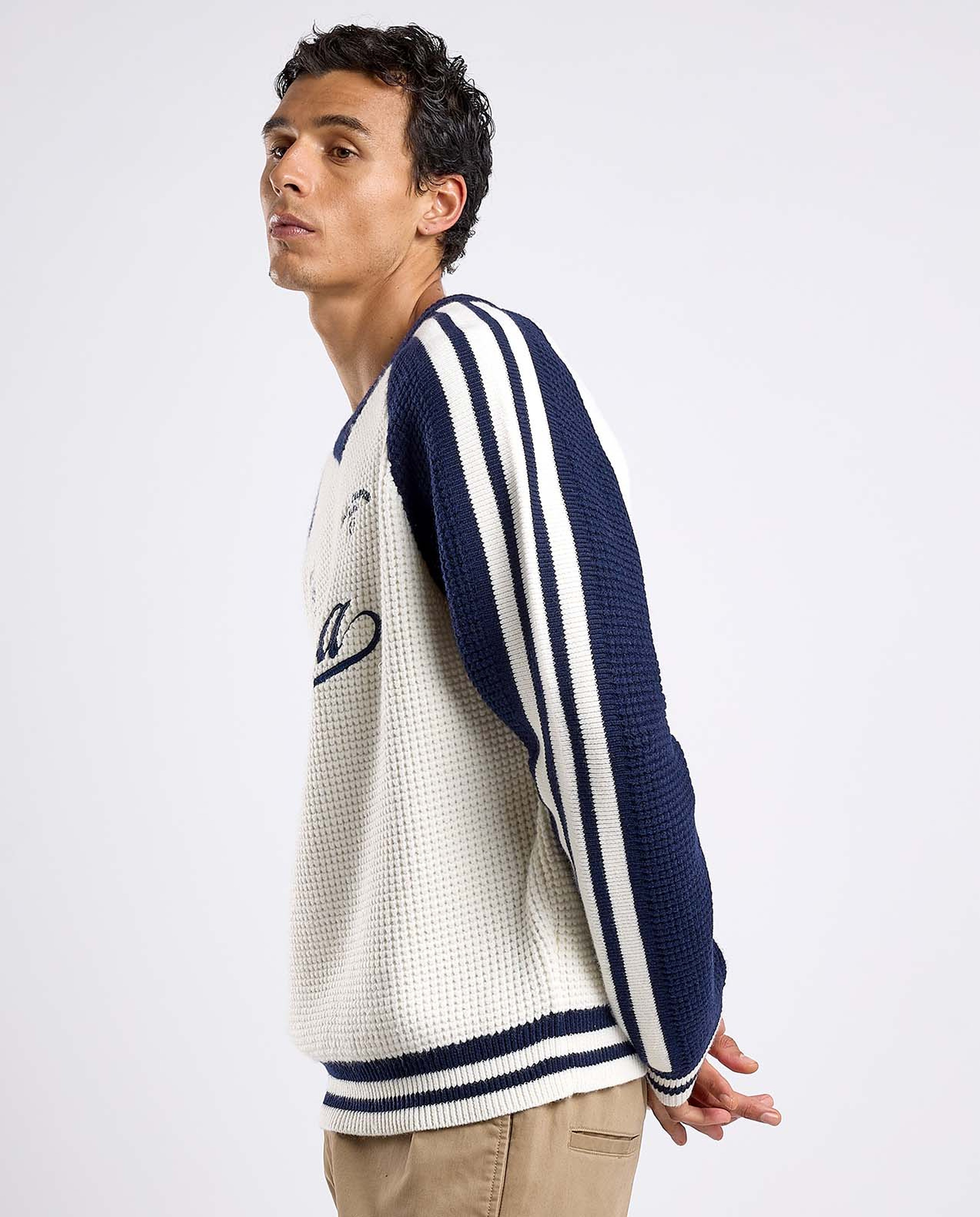 Color Block Sweater with V-Neck and Long Sleeves