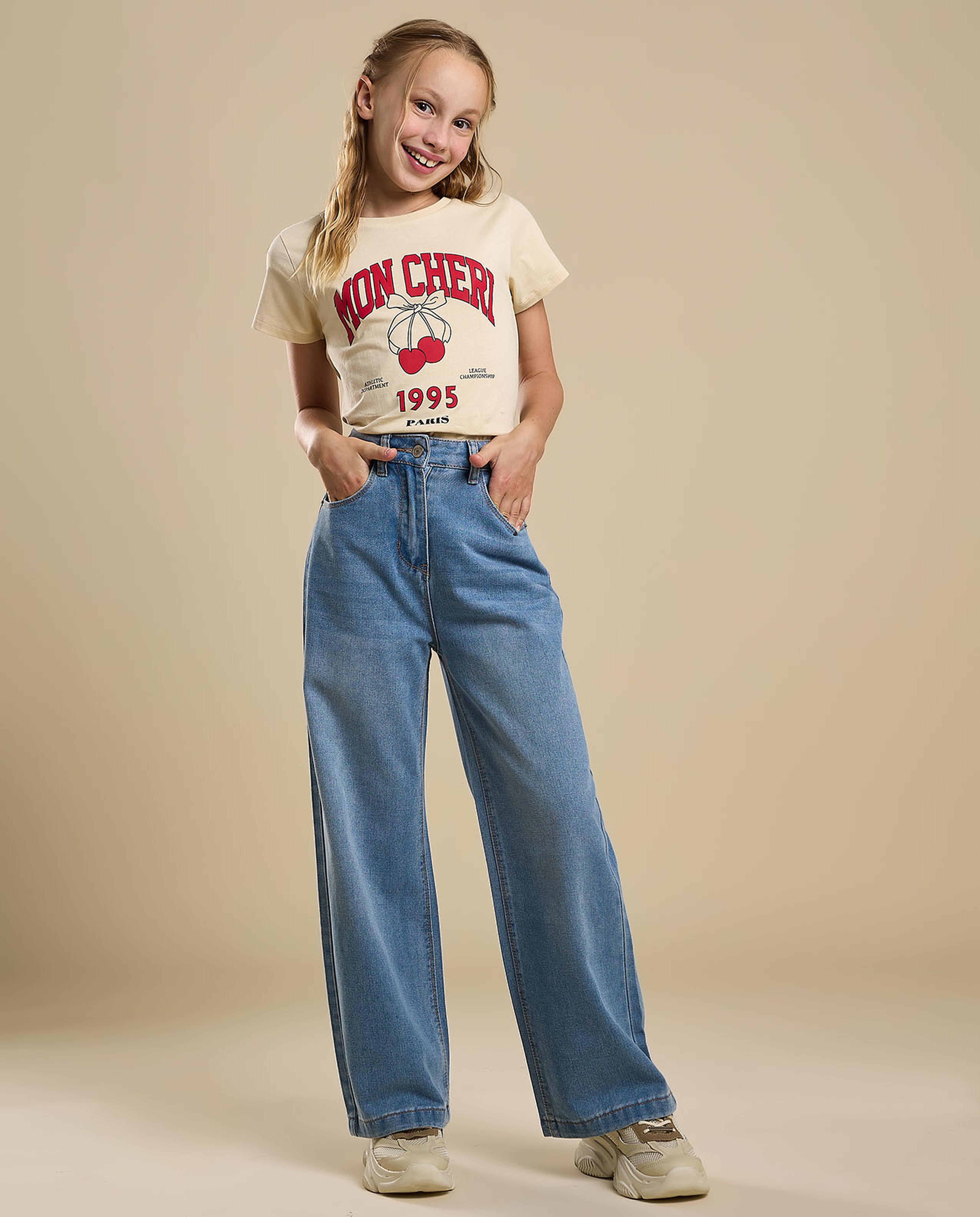 Graphic Print T-Shirt with Crew Neck and Short Sleeves