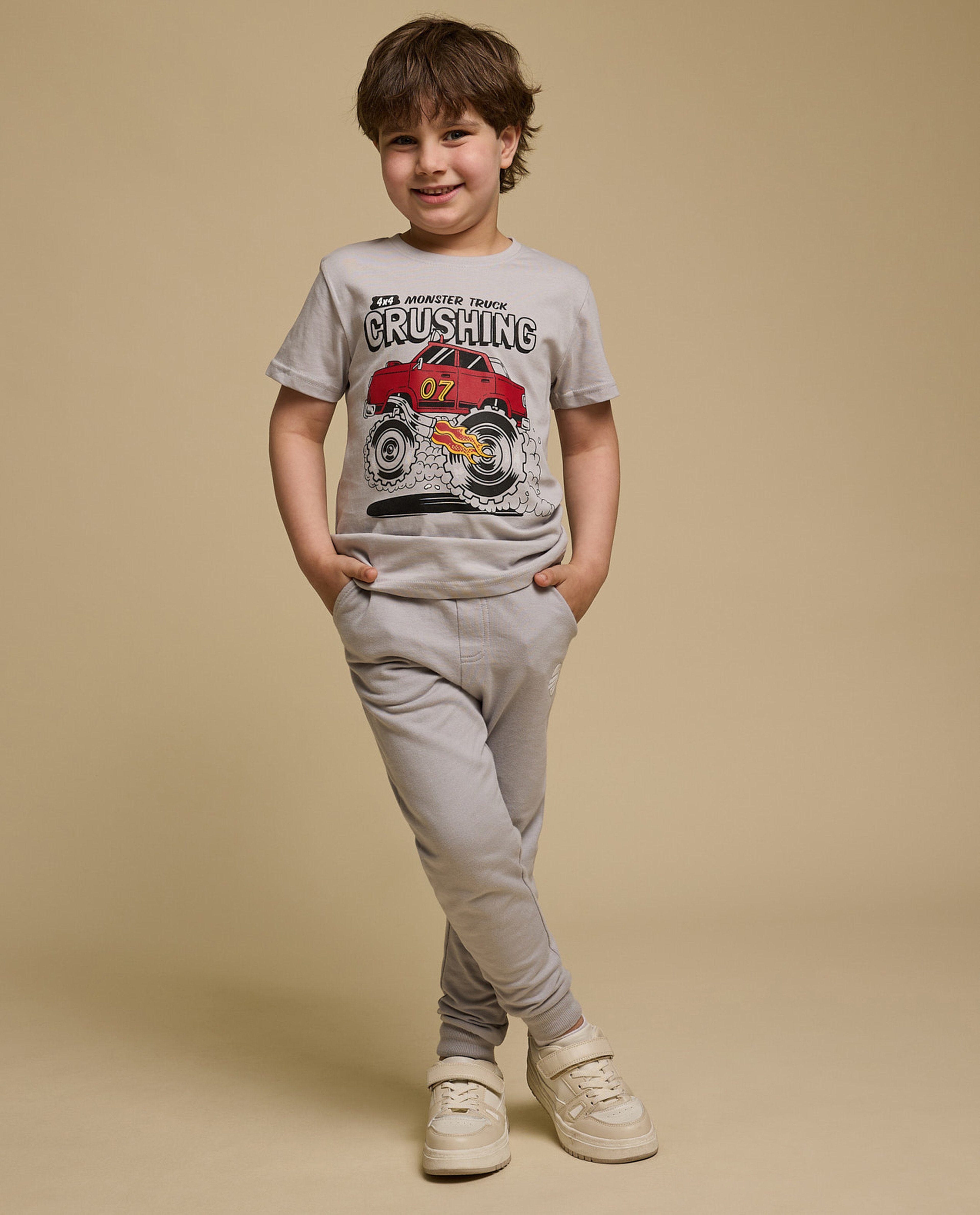 Graphic Print T-Shirt with Crew Neck and Short Sleeves