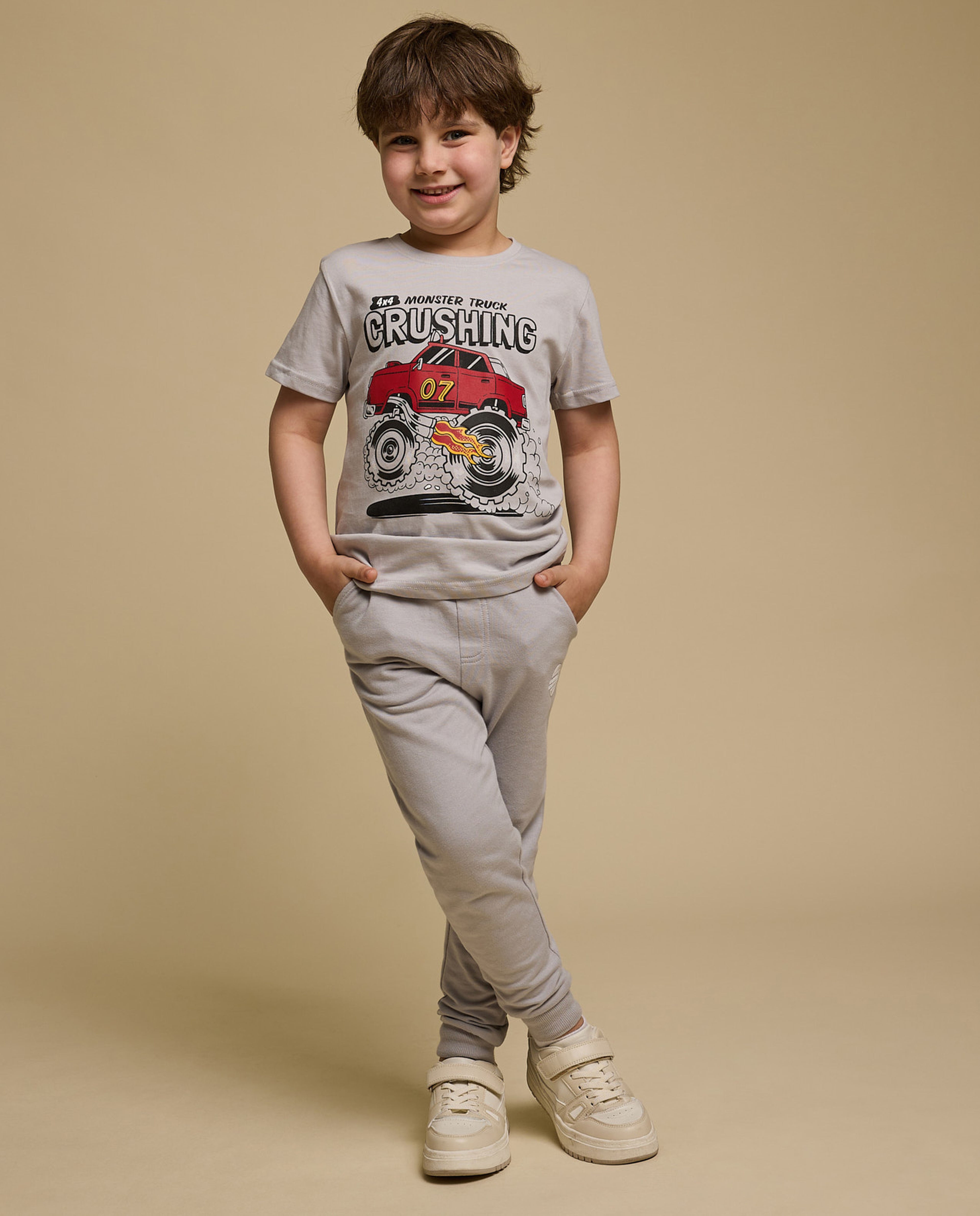 Graphic Print T-Shirt with Crew Neck and Short Sleeves