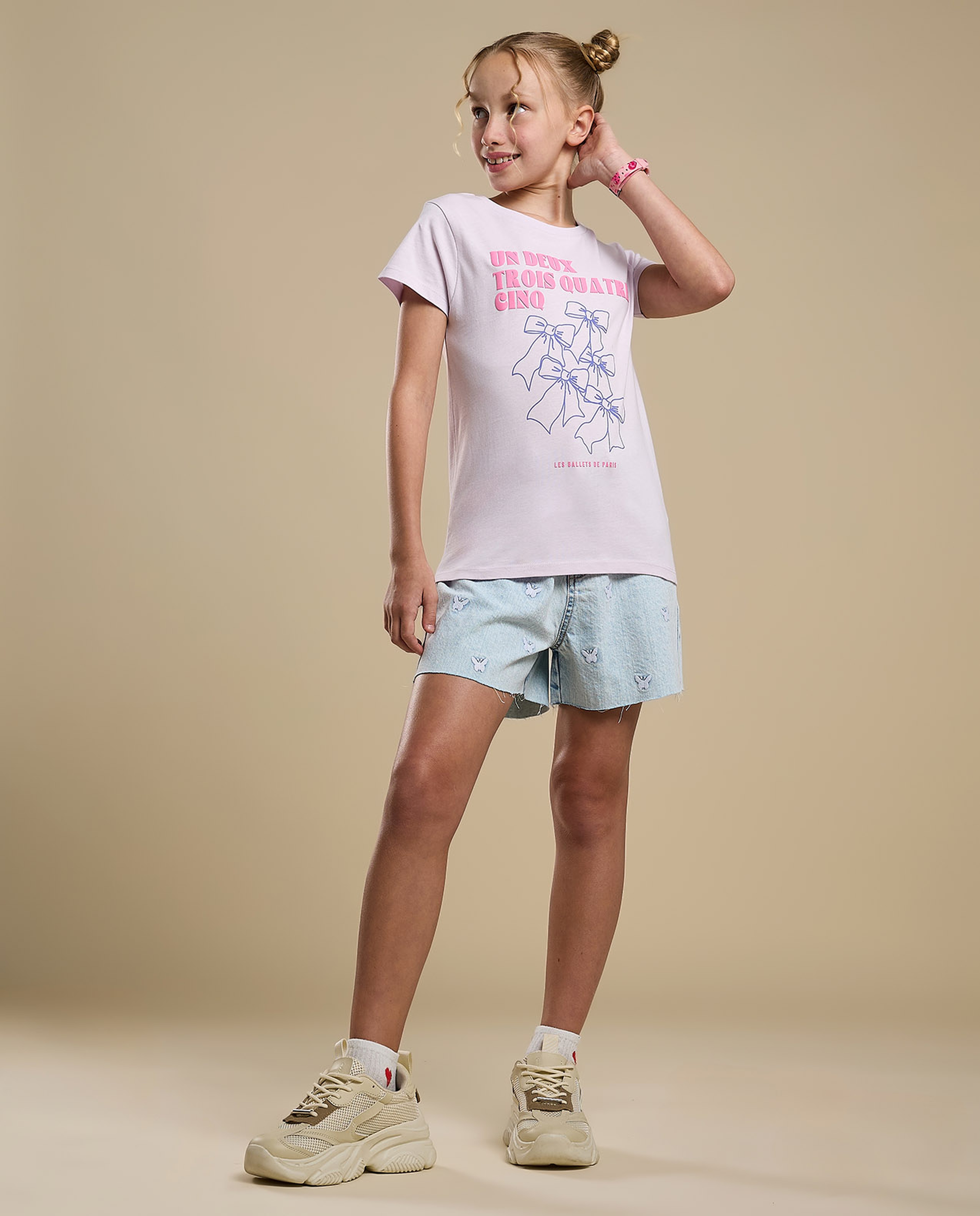 Graphic Print T-Shirt with Crew Neck and Short Sleeves