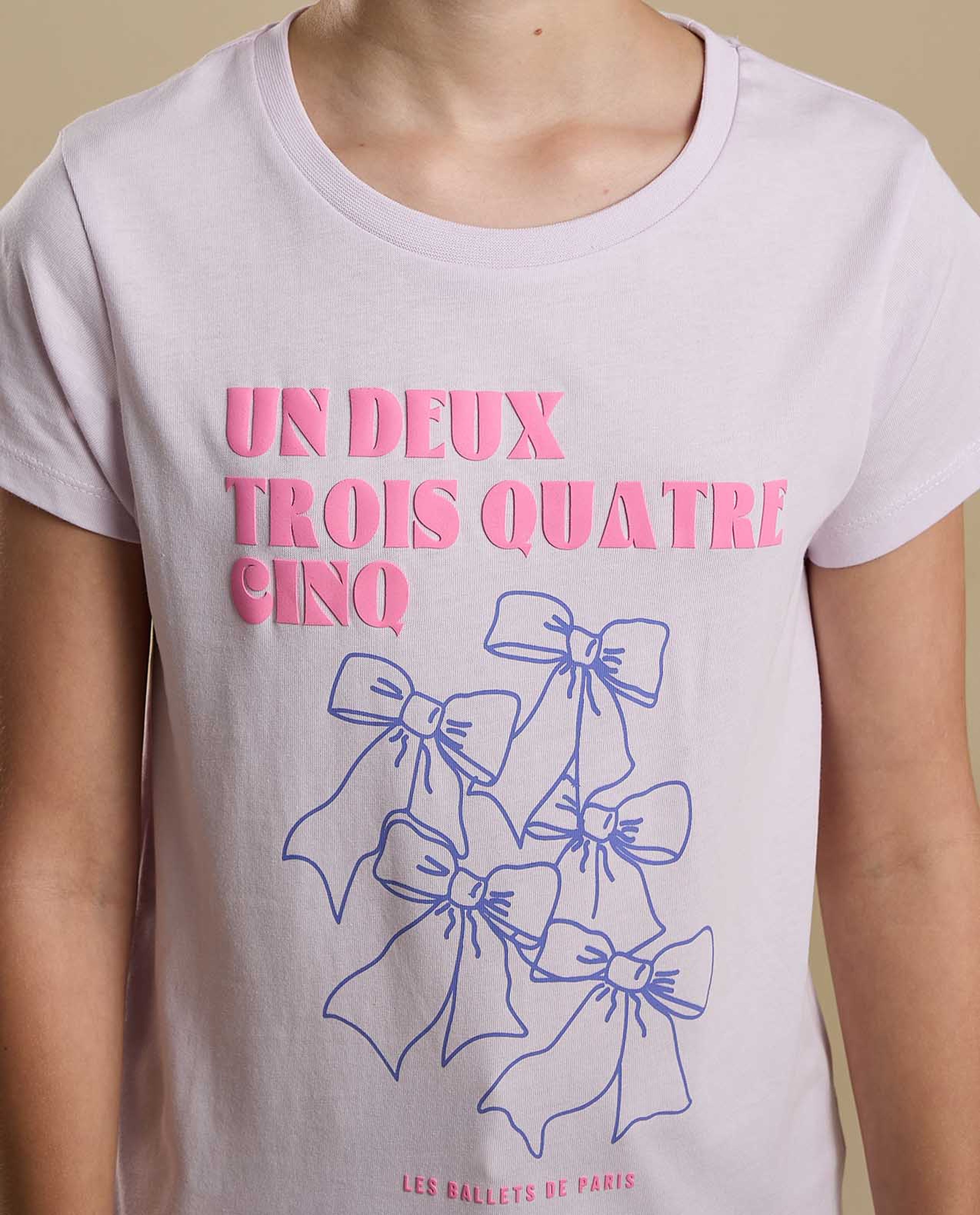 Graphic Print T-Shirt with Crew Neck and Short Sleeves