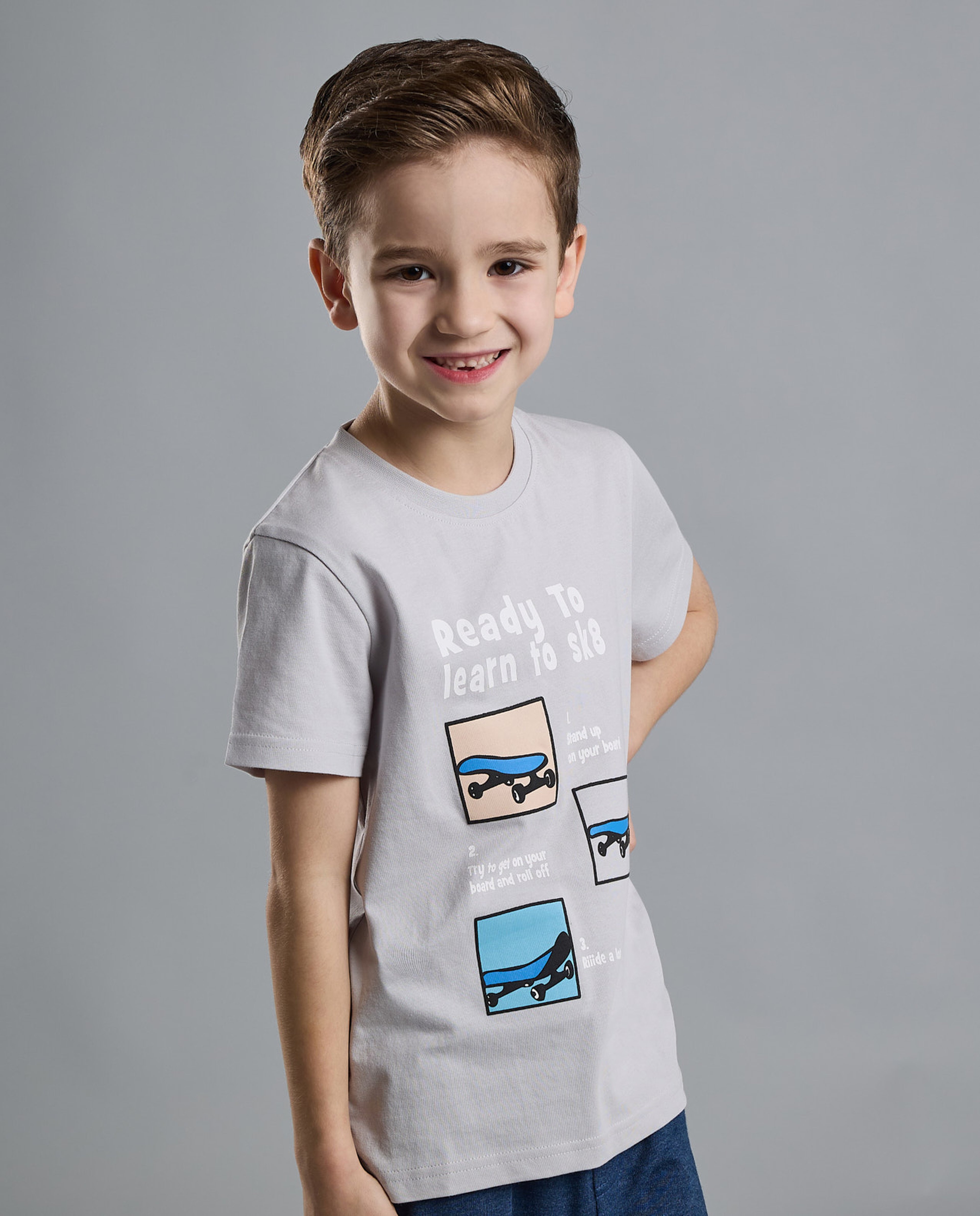 Graphic Print T-Shirt with Crew Neck and Short Sleeves