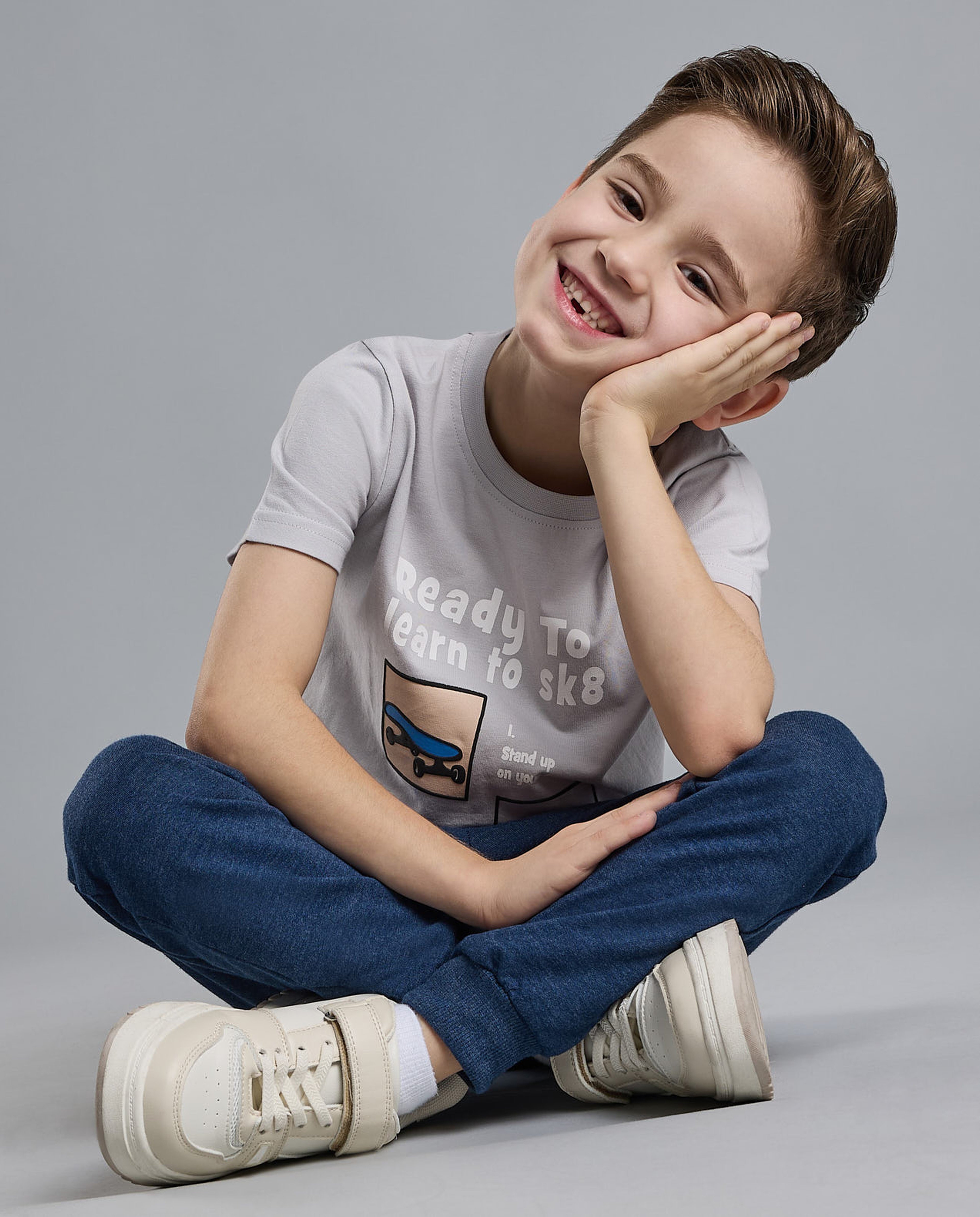 Graphic Print T-Shirt with Crew Neck and Short Sleeves