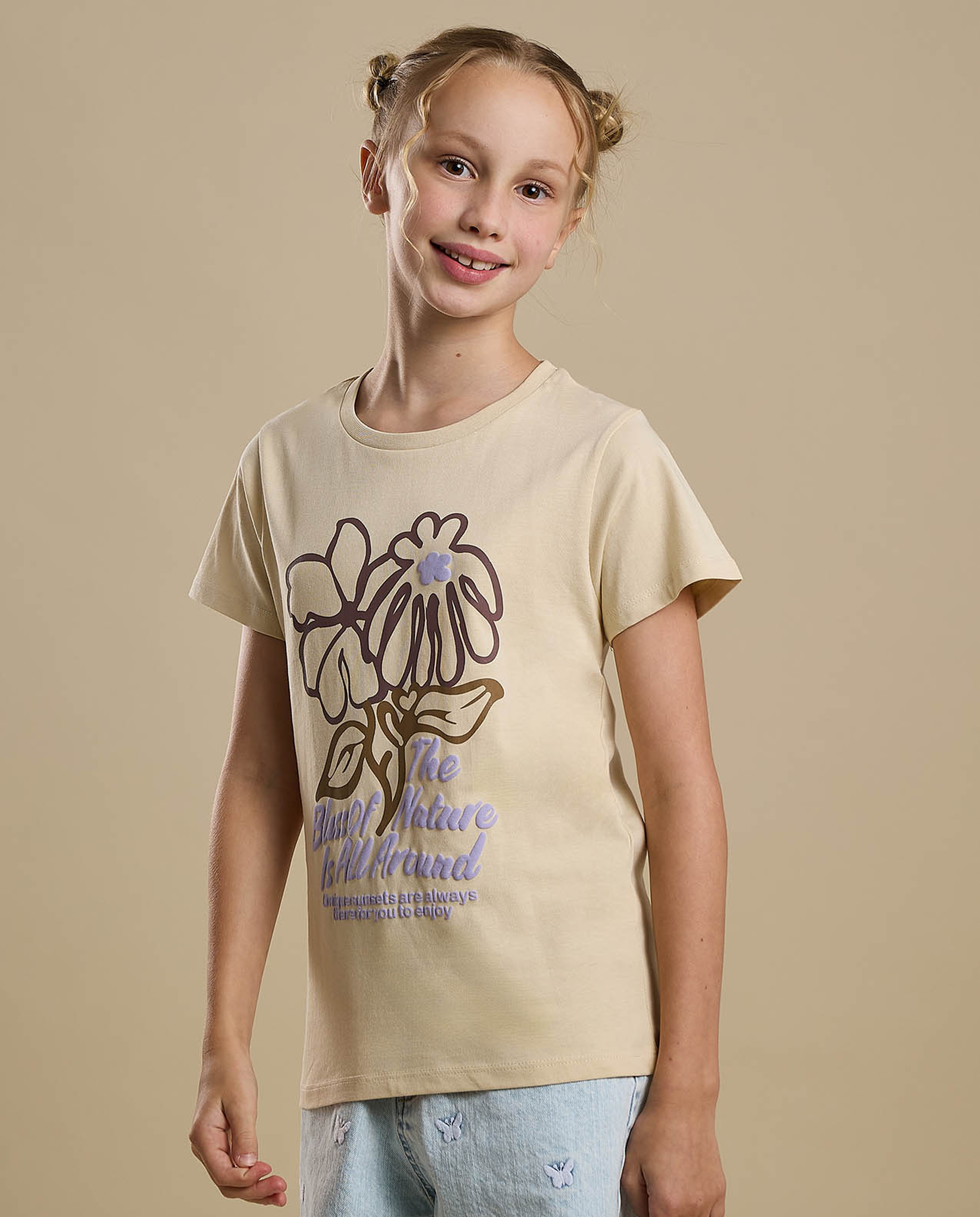 Graphic Print T-Shirt with Crew Neck and Short Sleeves