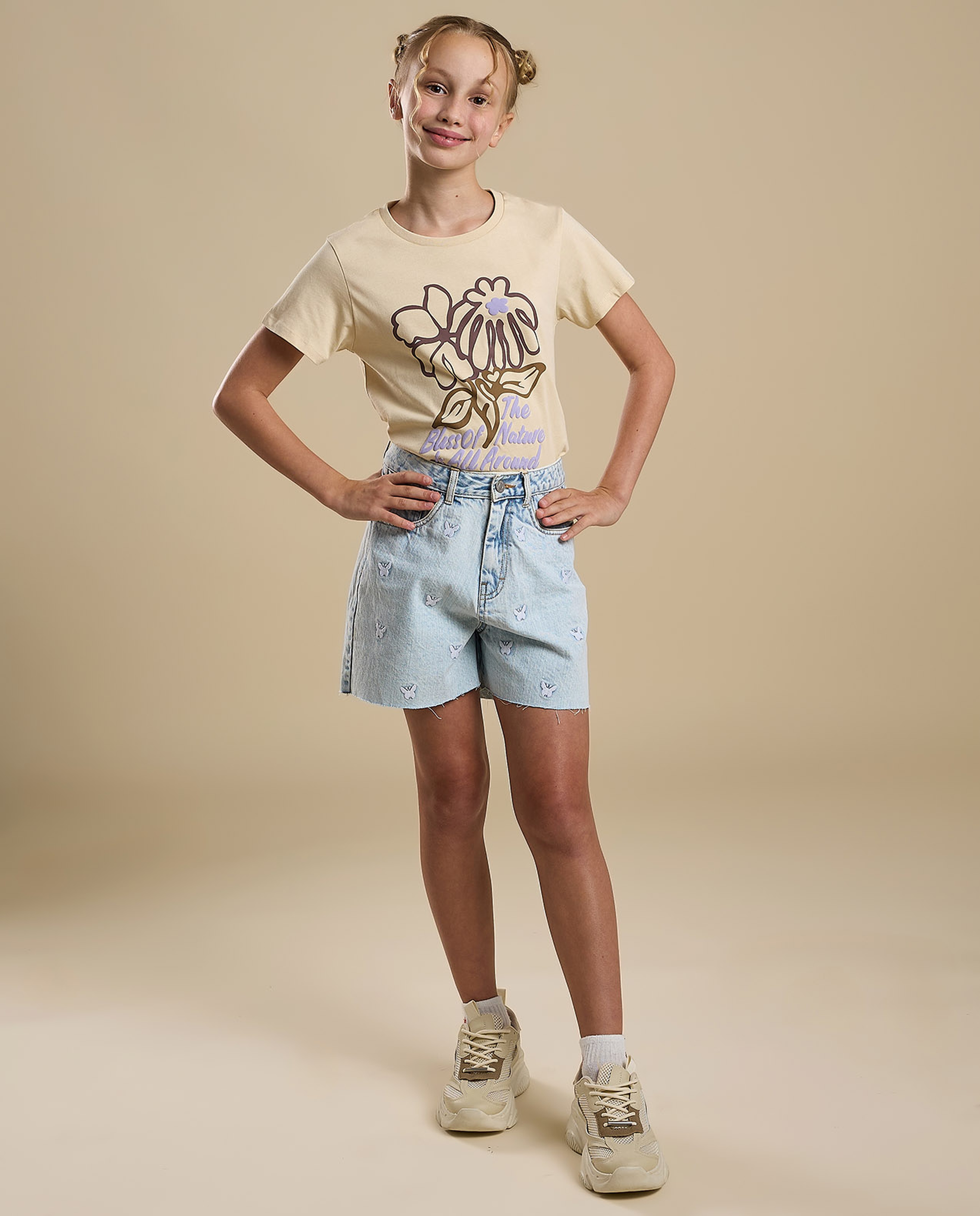 Graphic Print T-Shirt with Crew Neck and Short Sleeves