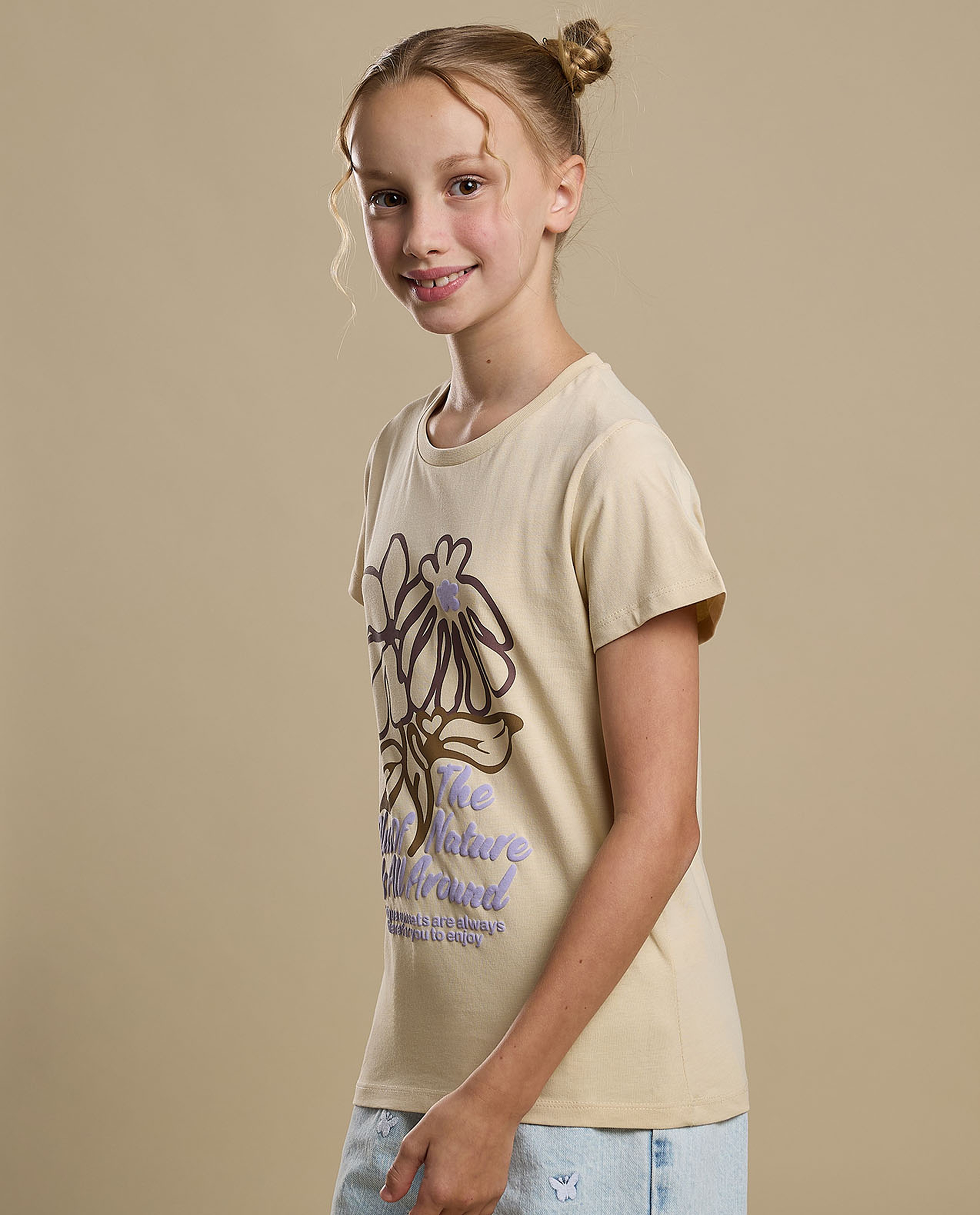 Graphic Print T-Shirt with Crew Neck and Short Sleeves