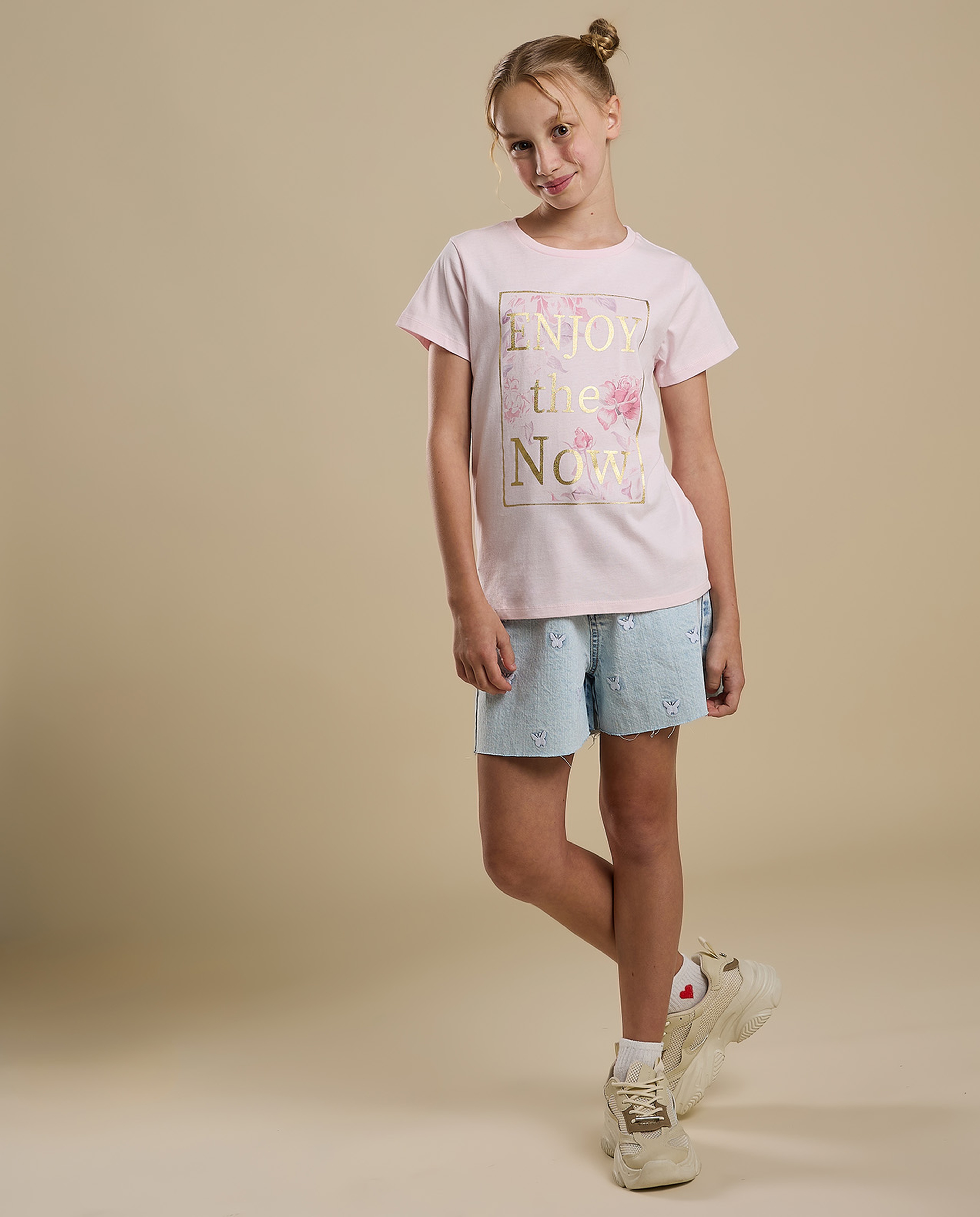 Graphic Print T-Shirt with Crew Neck and Short Sleeves