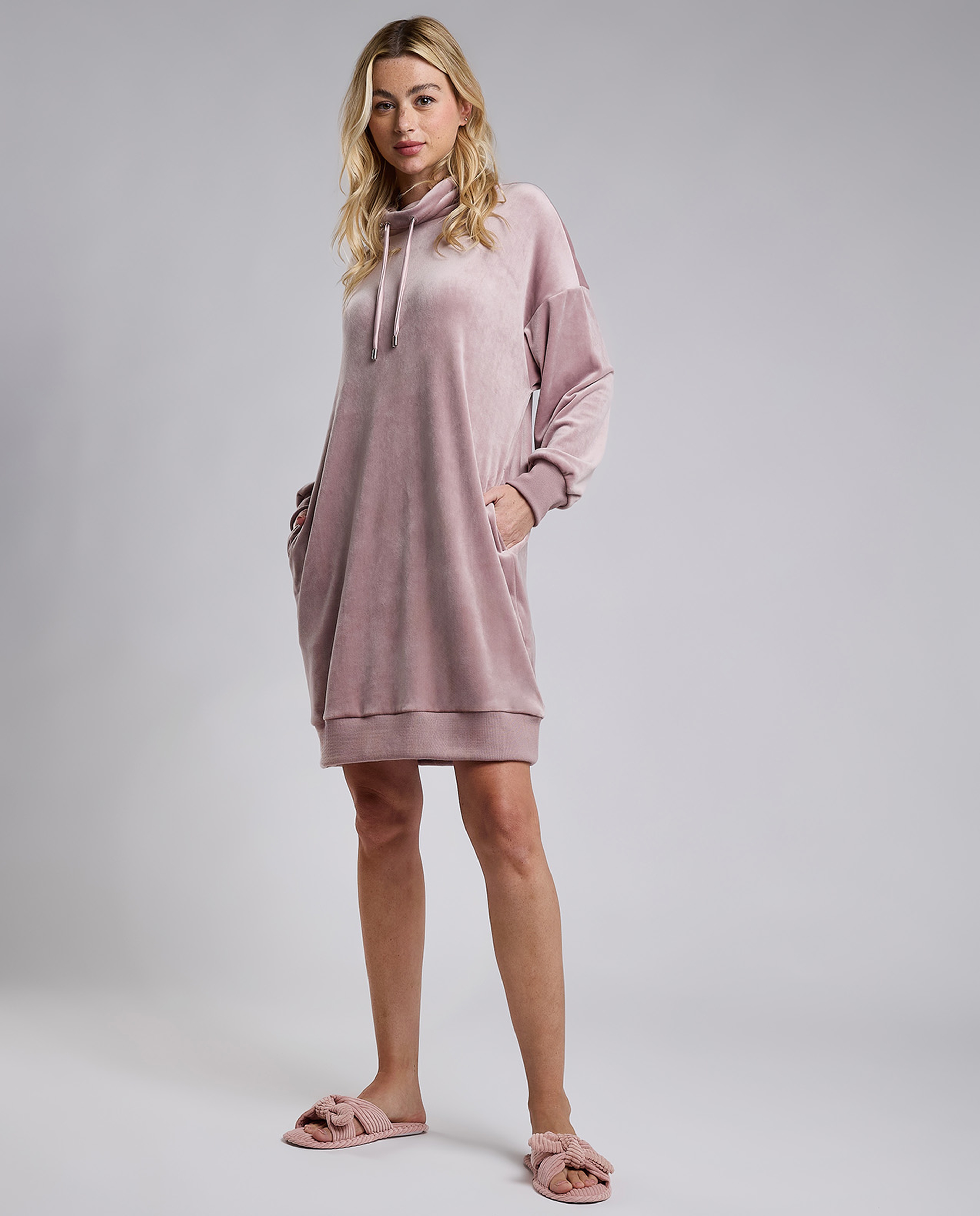 Solid Hooded Nightdress with Long Sleeves