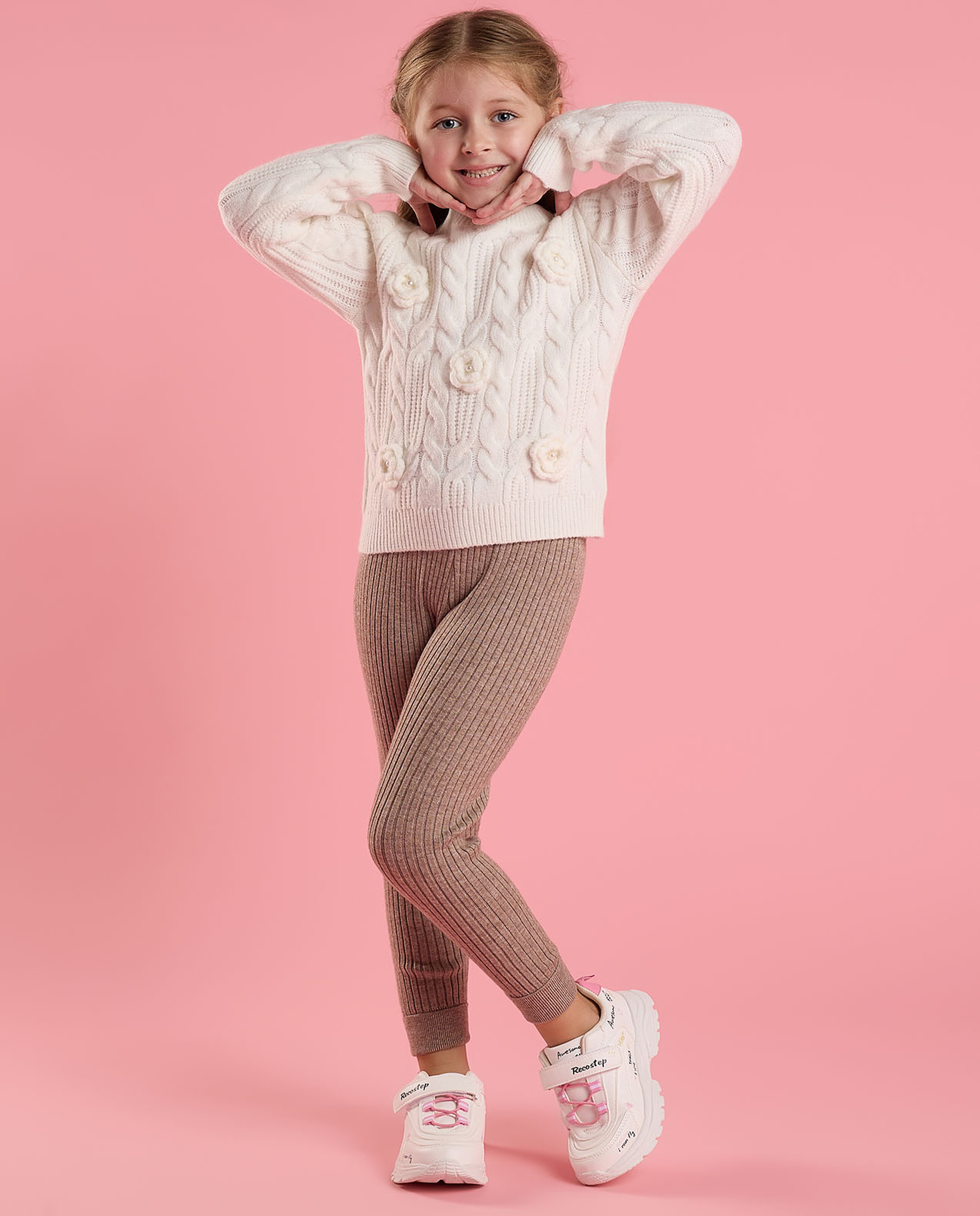 Knitted Sweater with Crew Neck and Long Sleeves