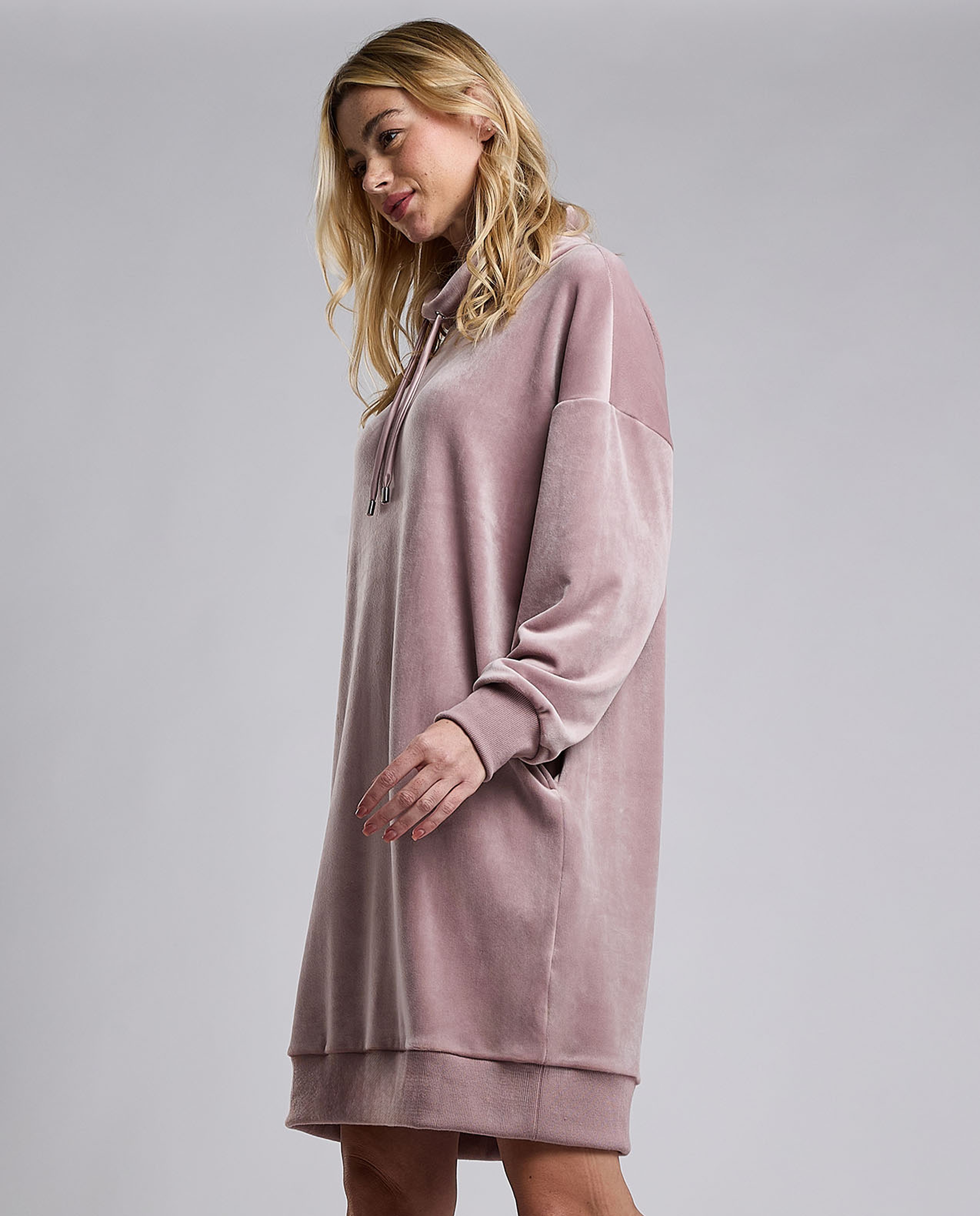 Solid Hooded Nightdress with Long Sleeves