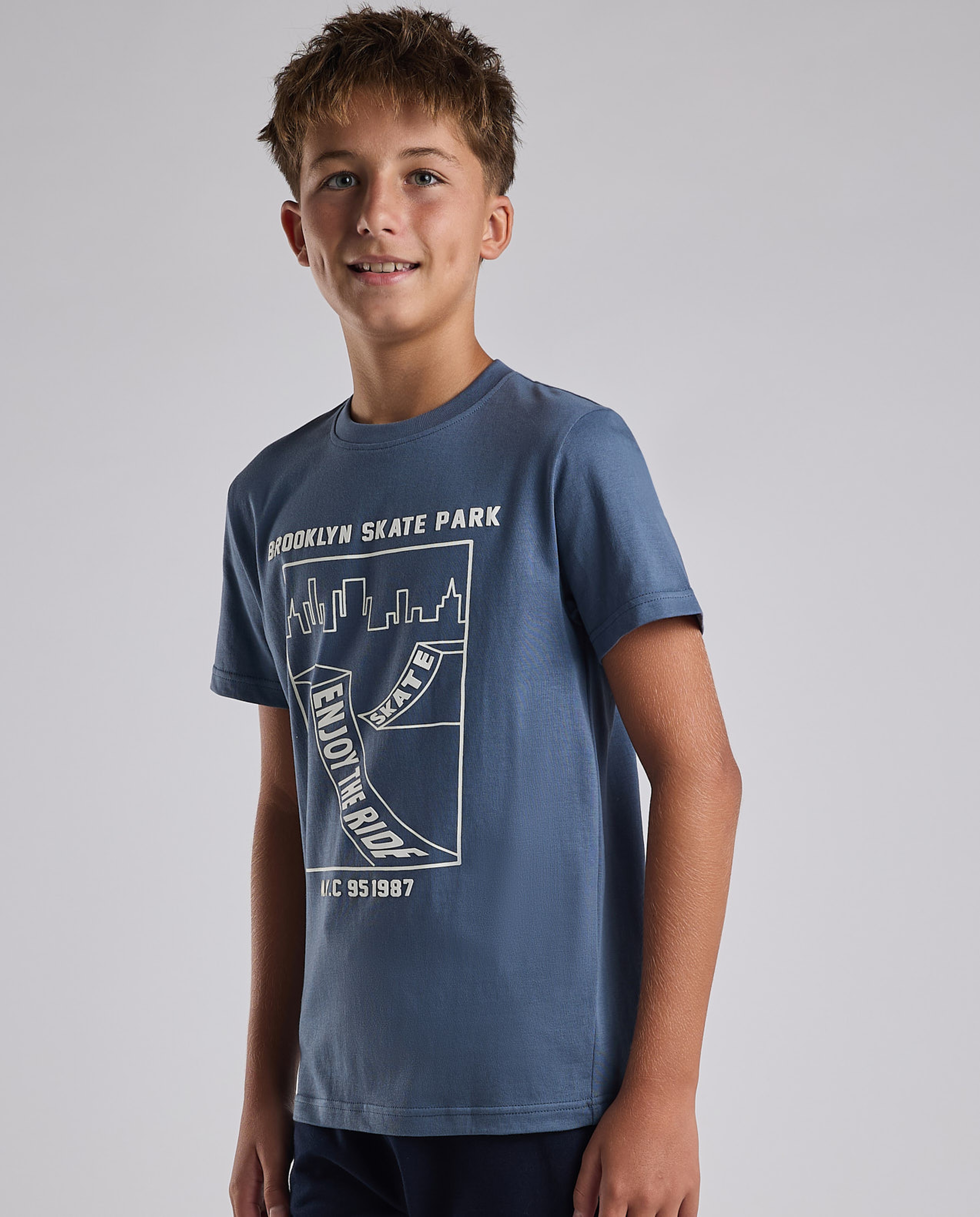 Graphic Print T-Shirt with Crew Neck and Short Sleeves