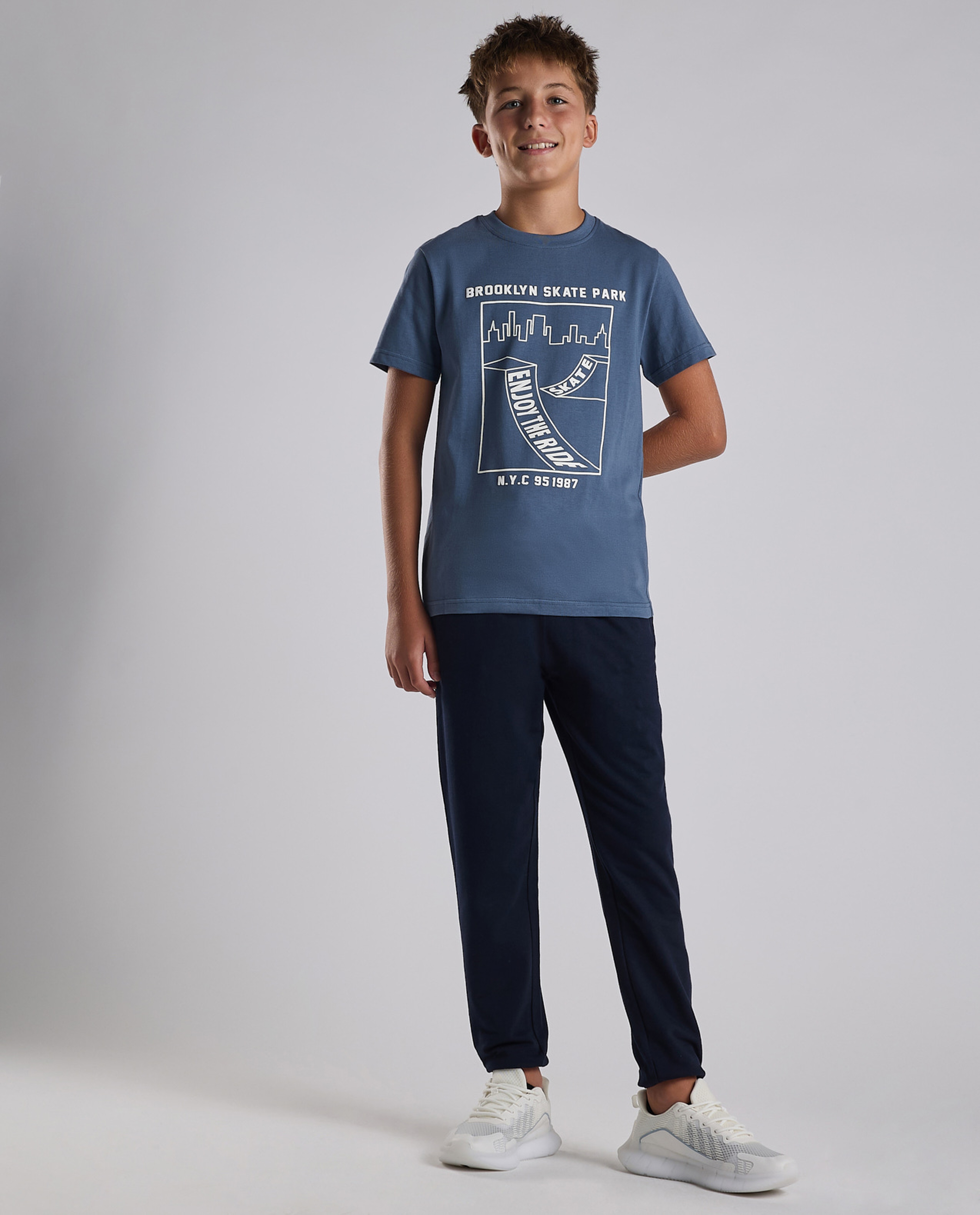 Graphic Print T-Shirt with Crew Neck and Short Sleeves