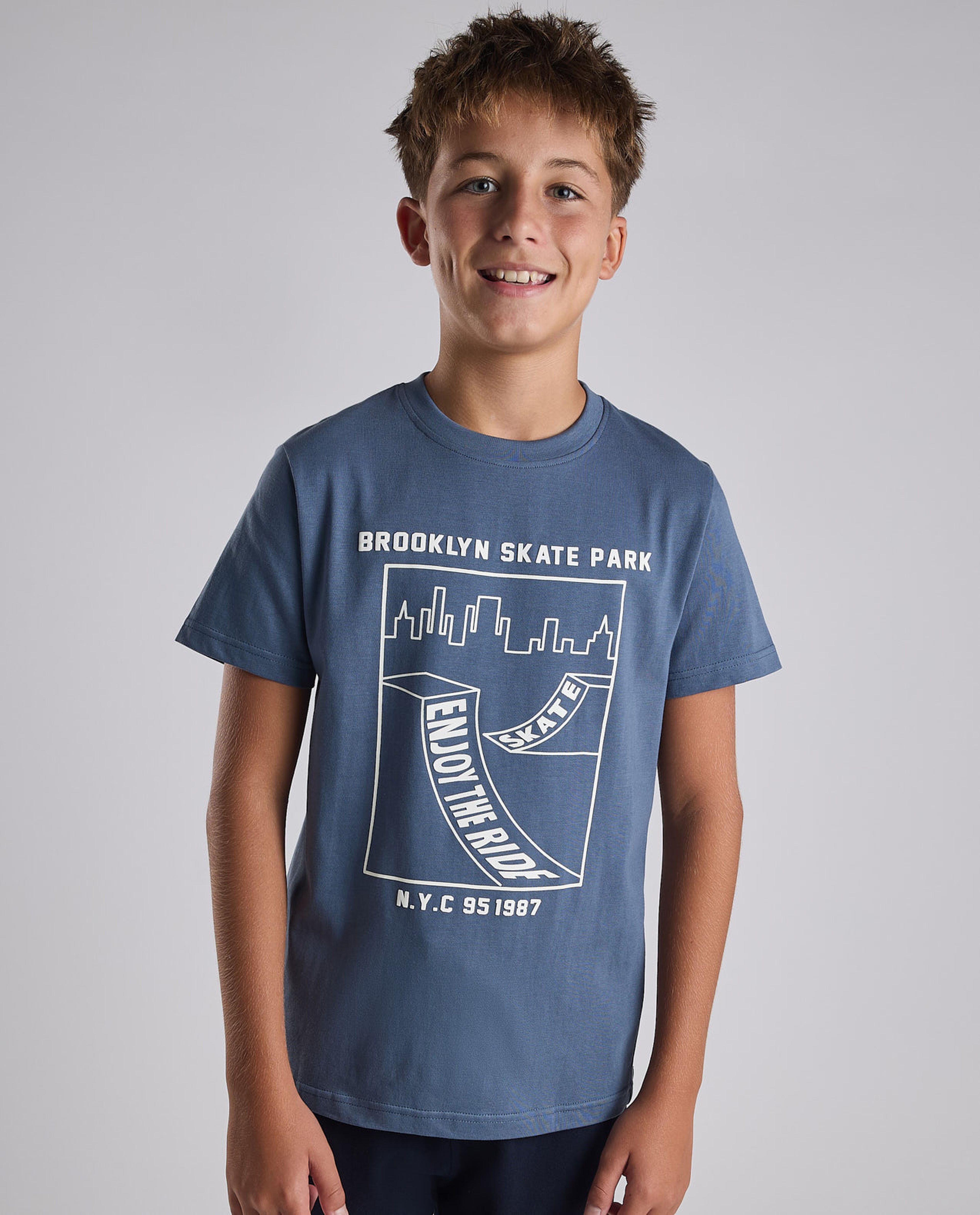 Graphic Print T-Shirt with Crew Neck and Short Sleeves