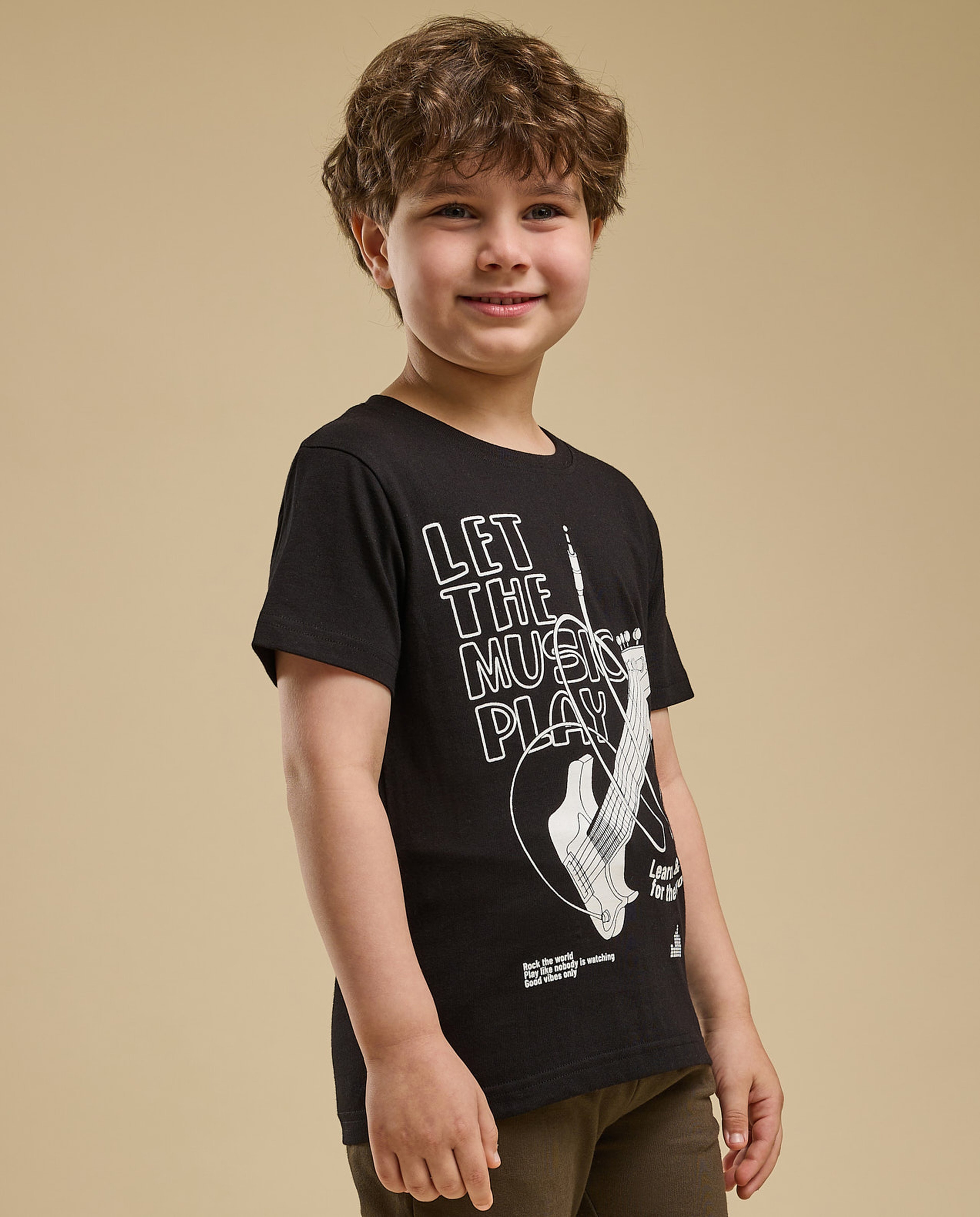 Graphic Print T-Shirt with Crew Neck and Short Sleeves