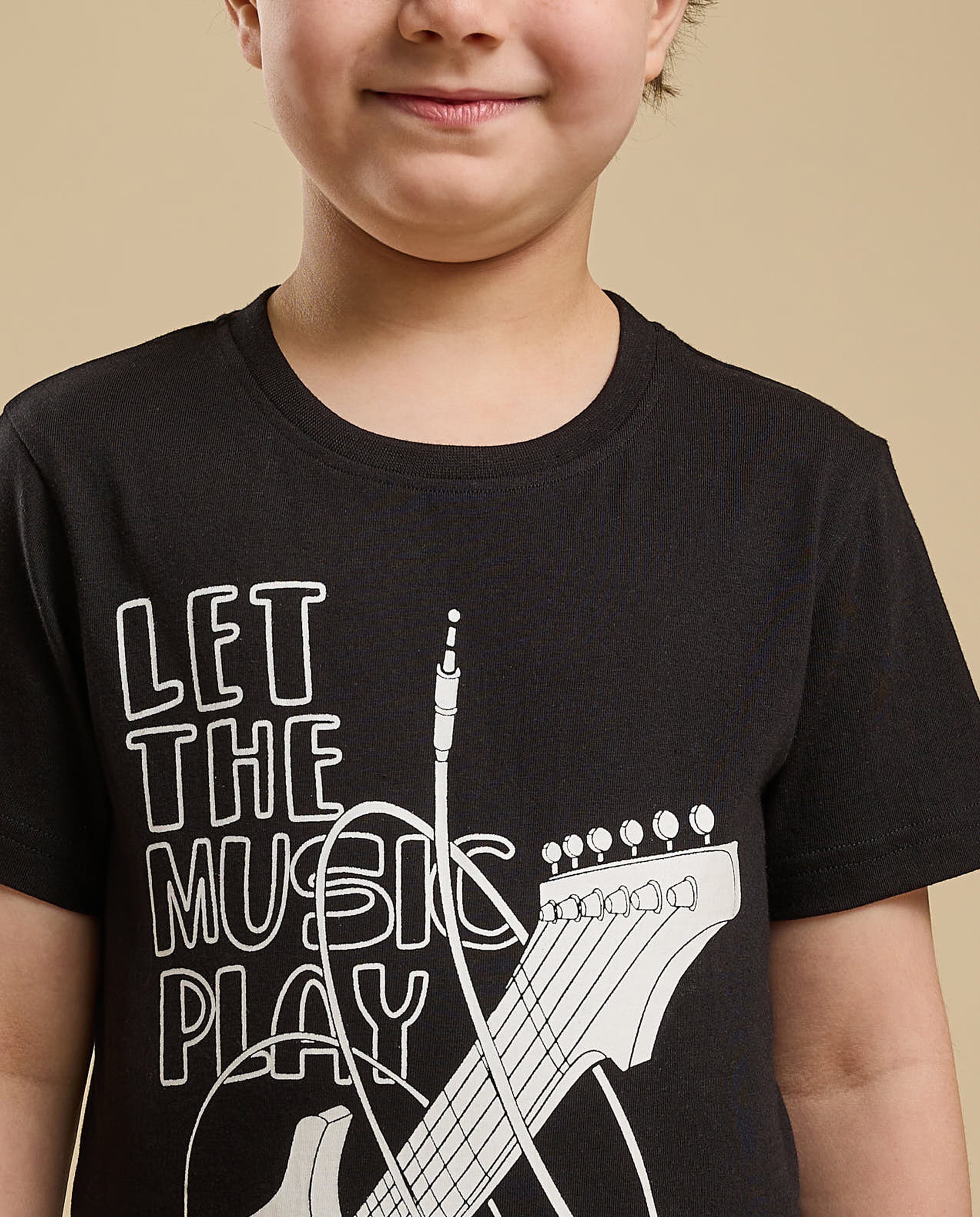 Graphic Print T-Shirt with Crew Neck and Short Sleeves