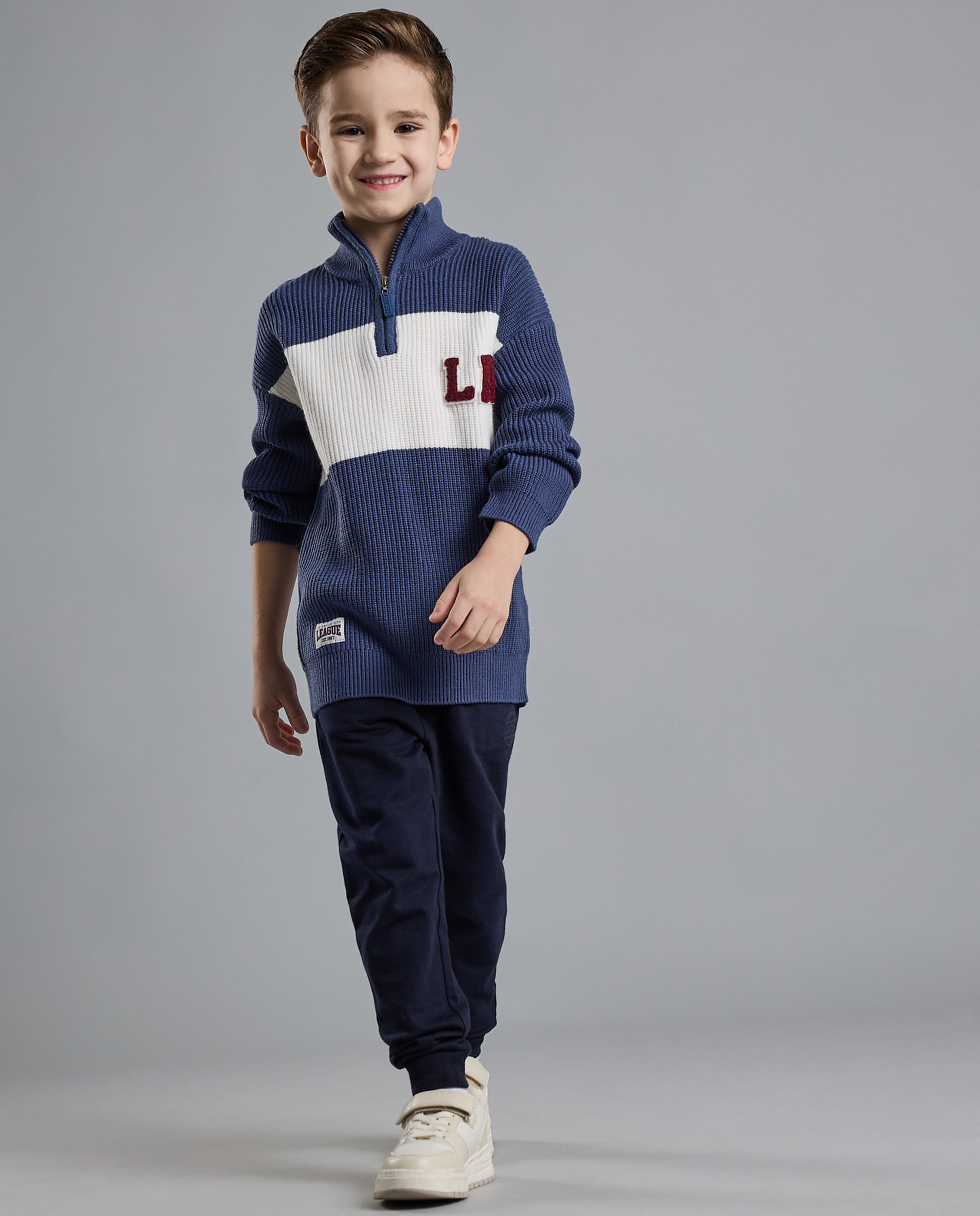 Color Block Sweater with High Neck and Long Sleeves