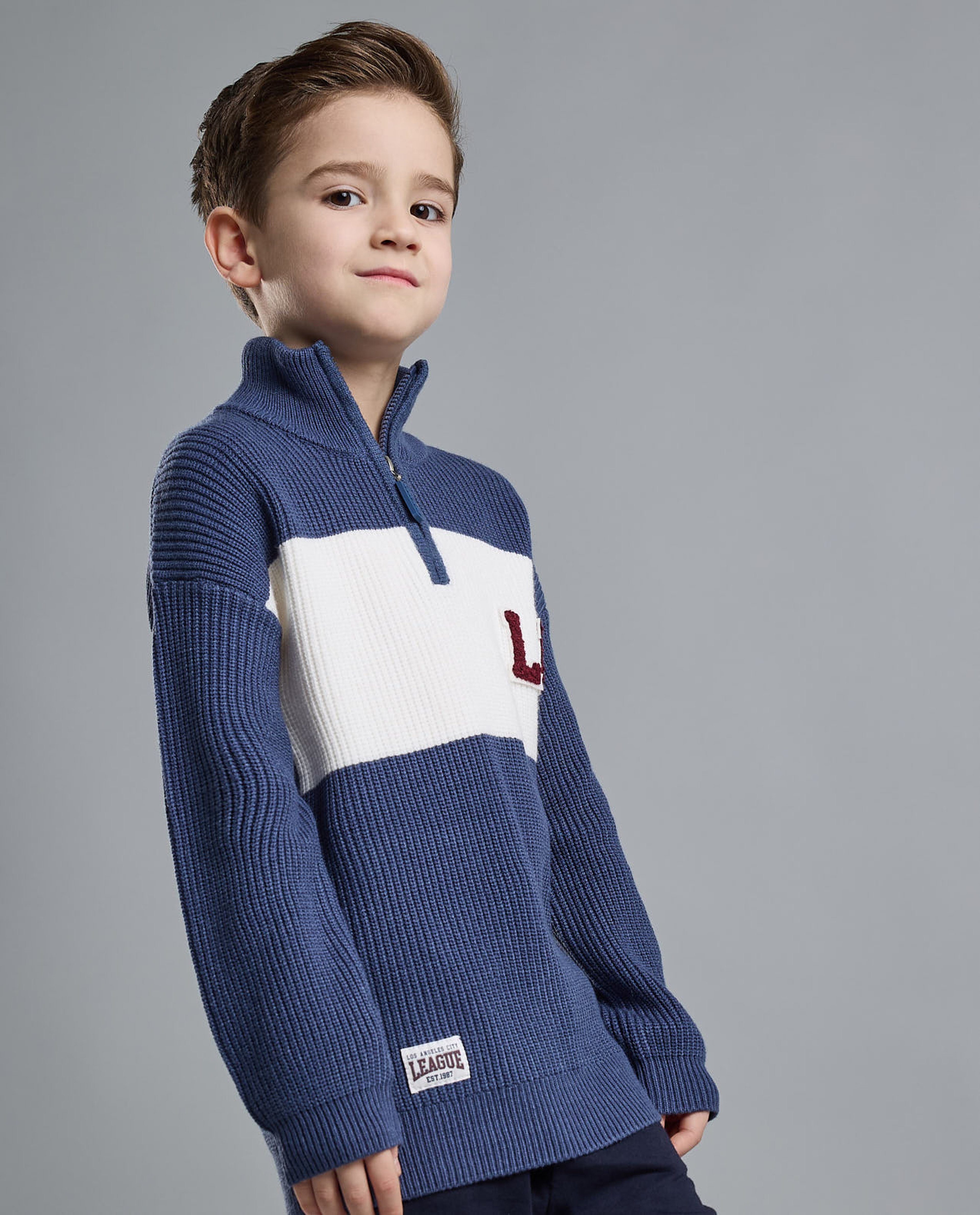 Color Block Sweater with High Neck and Long Sleeves