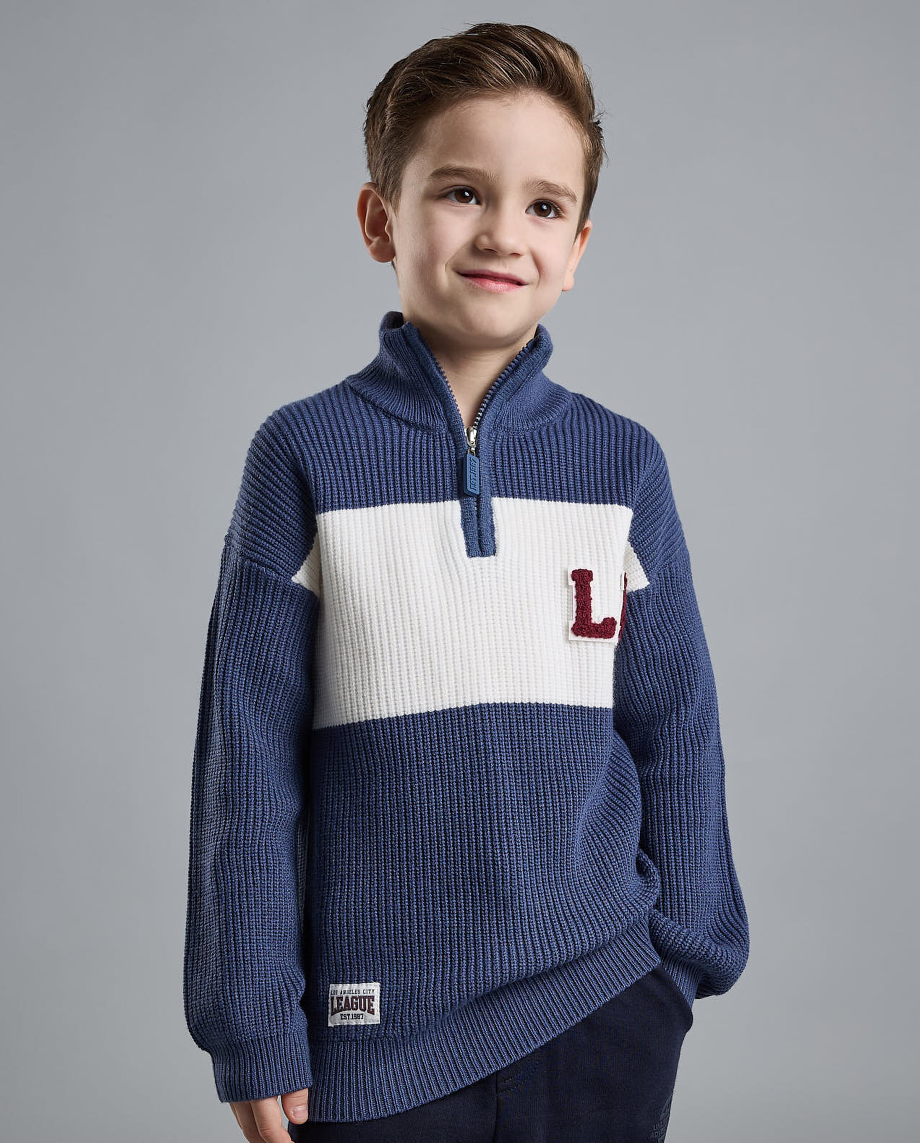 Color Block Sweater with High Neck and Long Sleeves