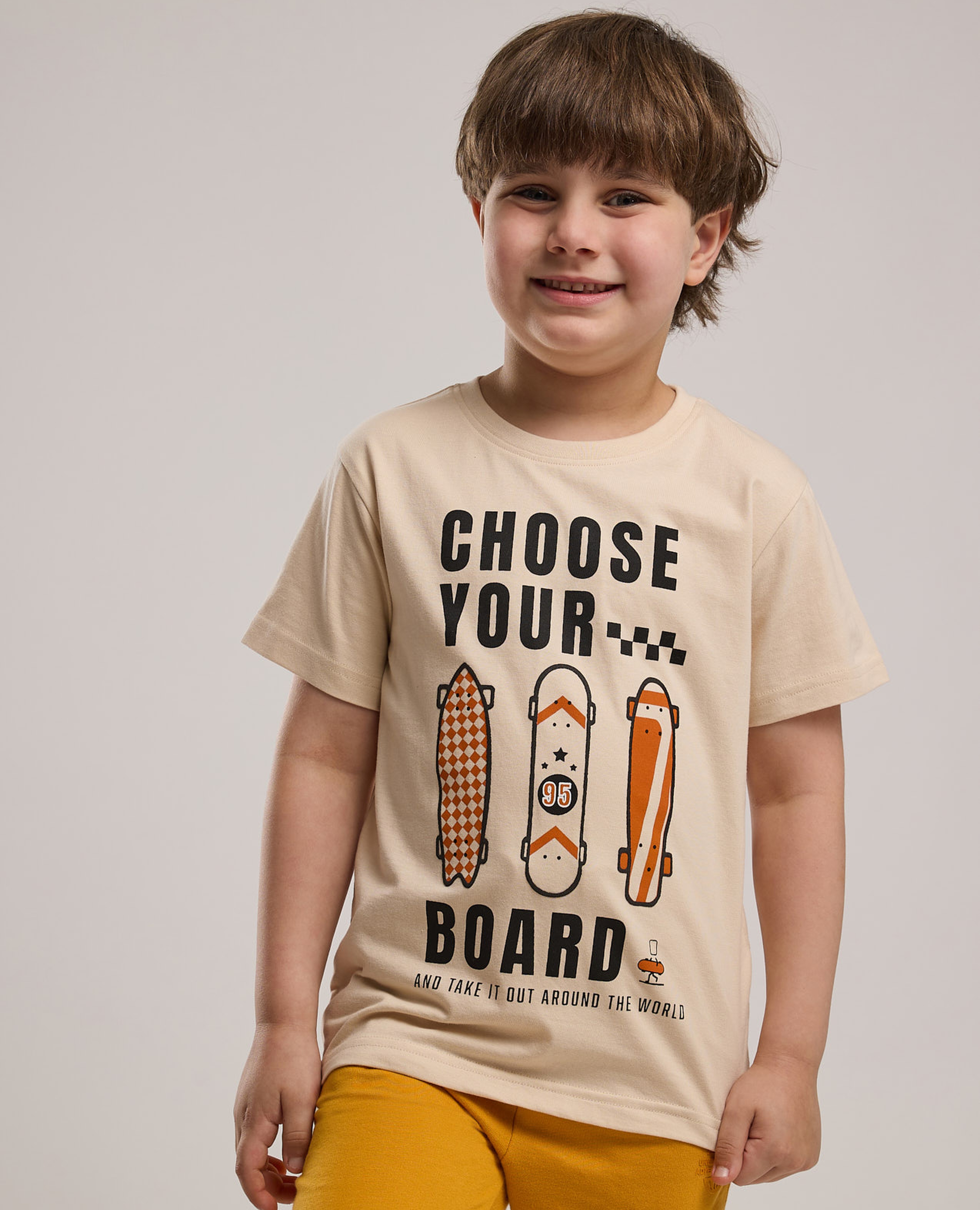 Graphic Print T-Shirt with Crew Neck and Short Sleeves