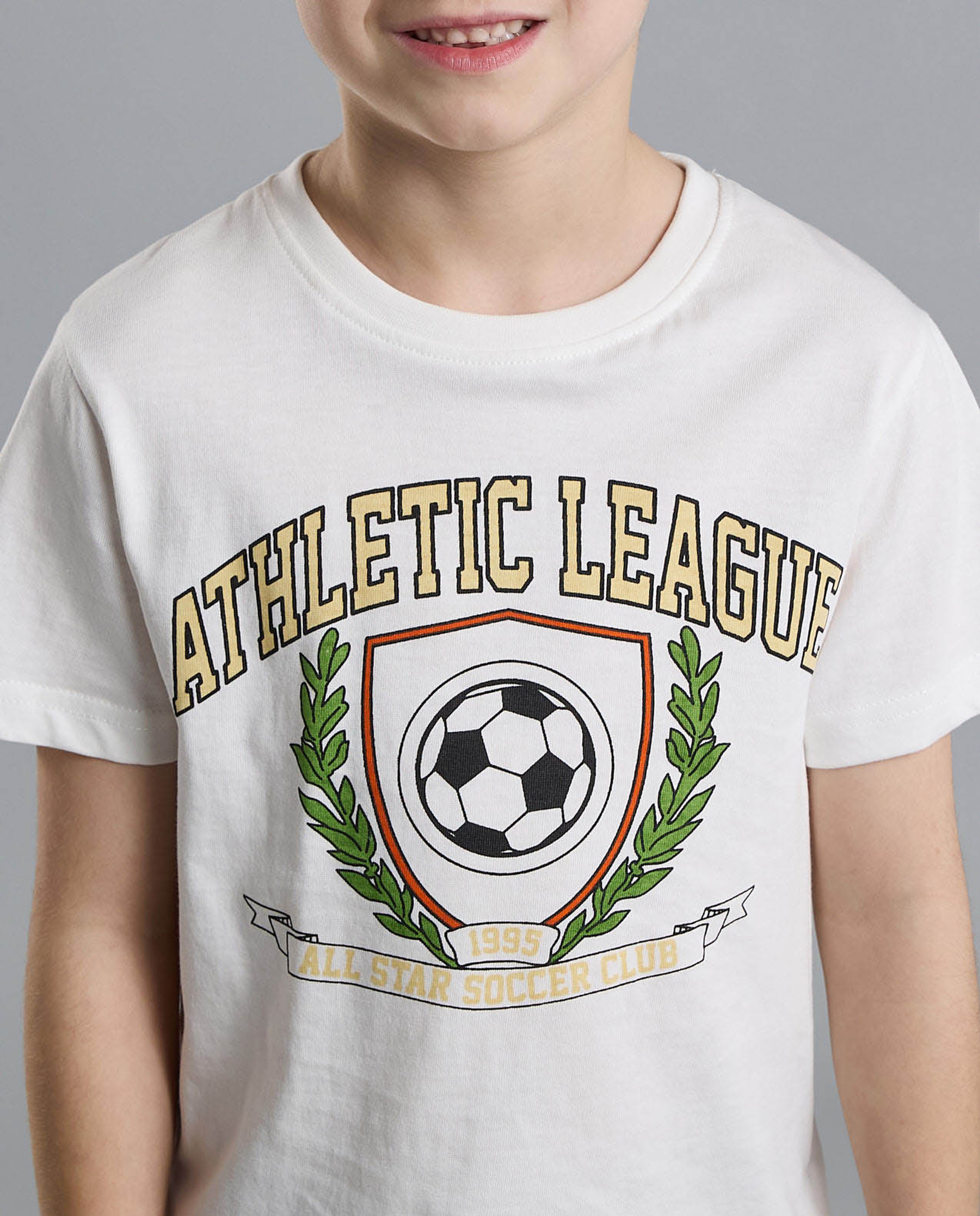 Graphic Print T-Shirt with Crew Neck and Short Sleeves