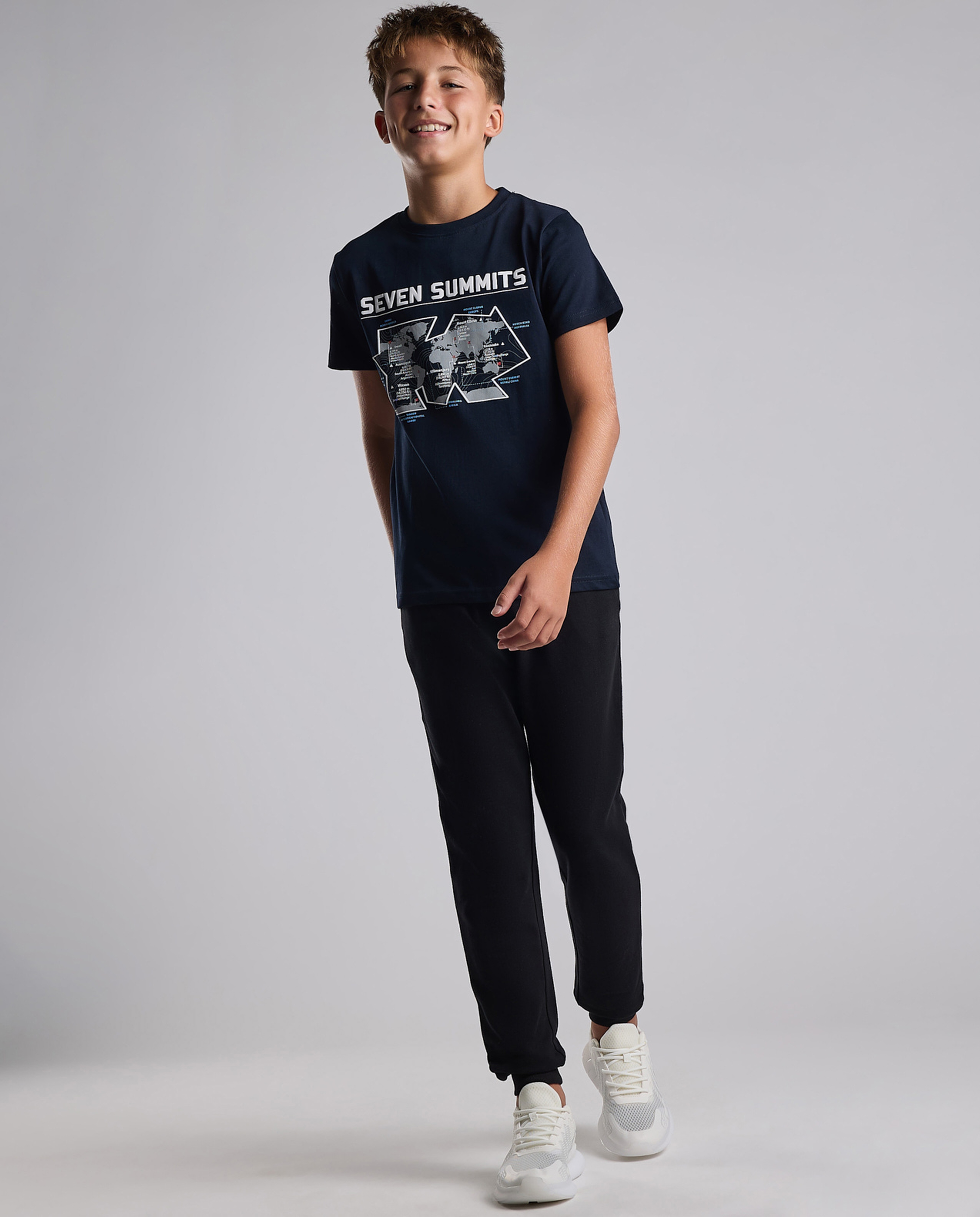 Graphic Print T-Shirt with Crew Neck and Short Sleeves