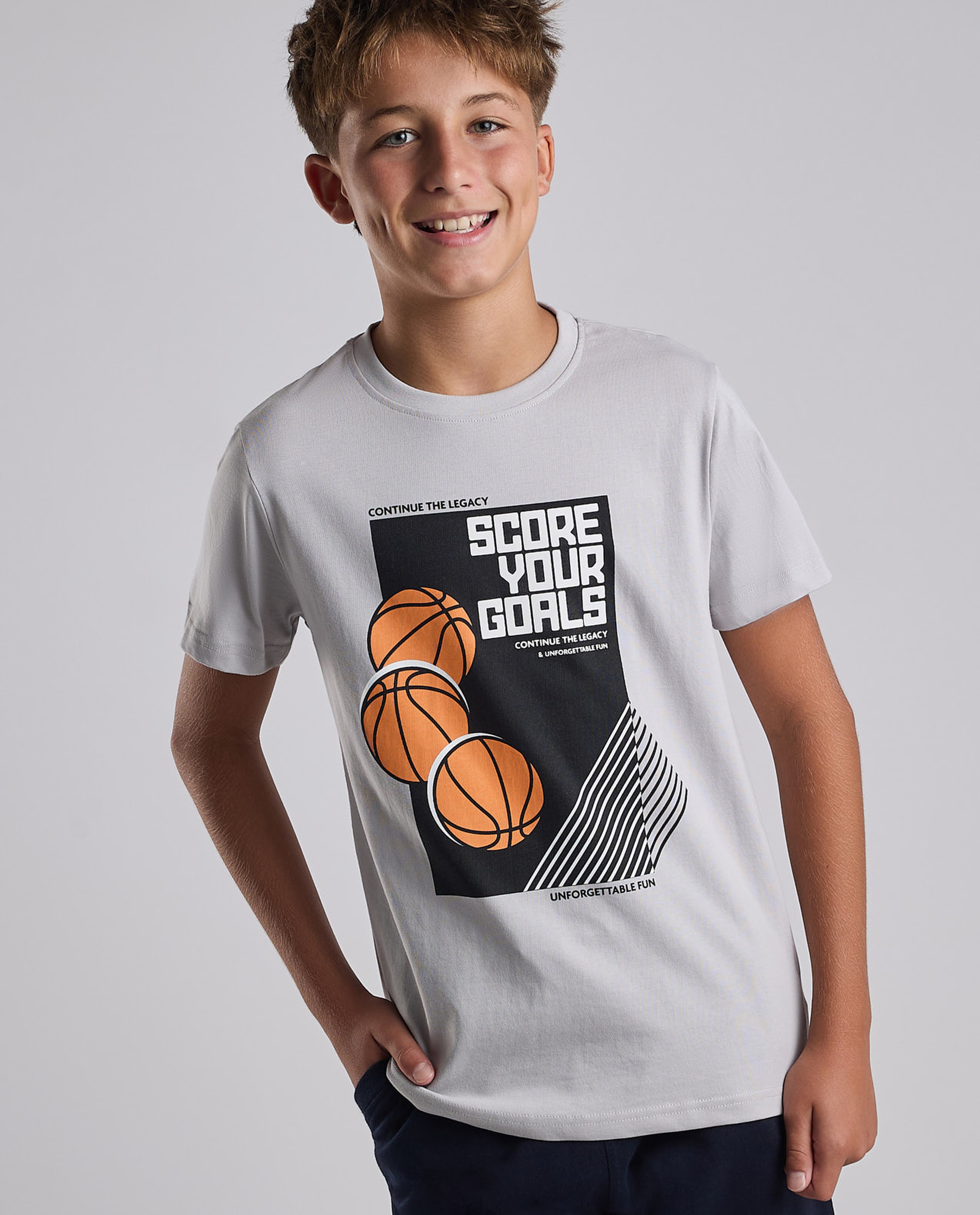 Graphic Print T-Shirt with Crew Neck and Short Sleeves