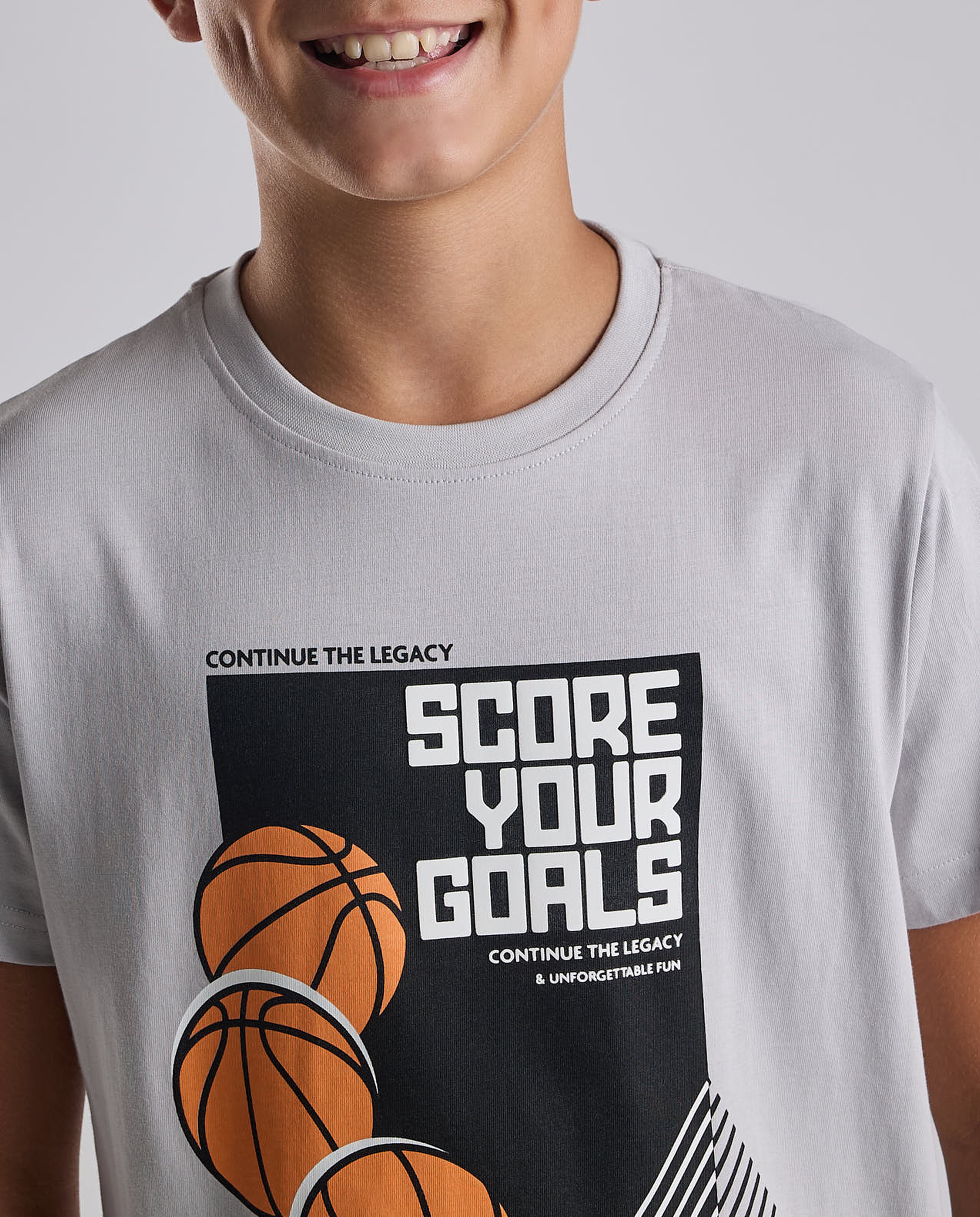 Graphic Print T-Shirt with Crew Neck and Short Sleeves