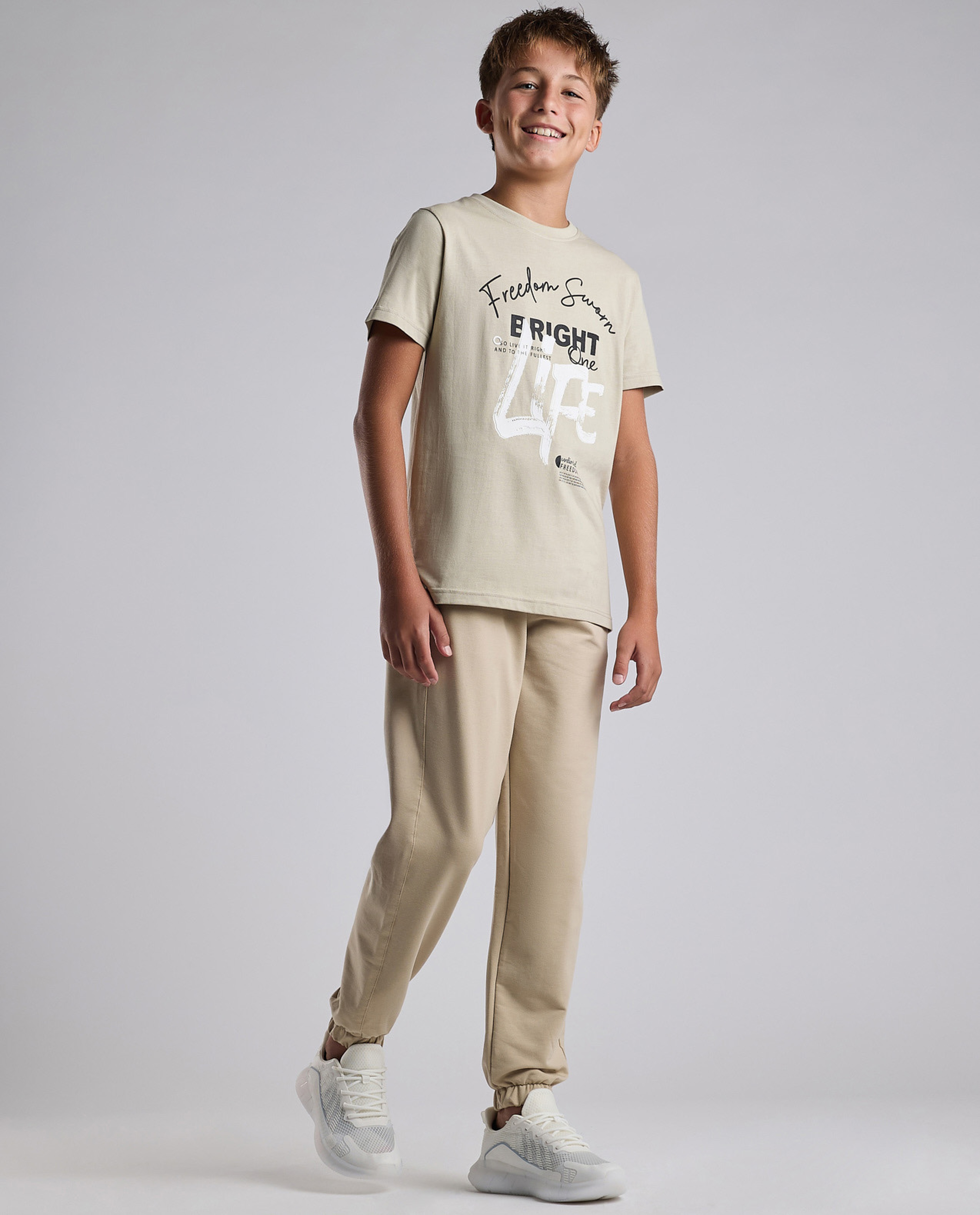 Graphic Print T-Shirt with Crew Neck and Short Sleeves