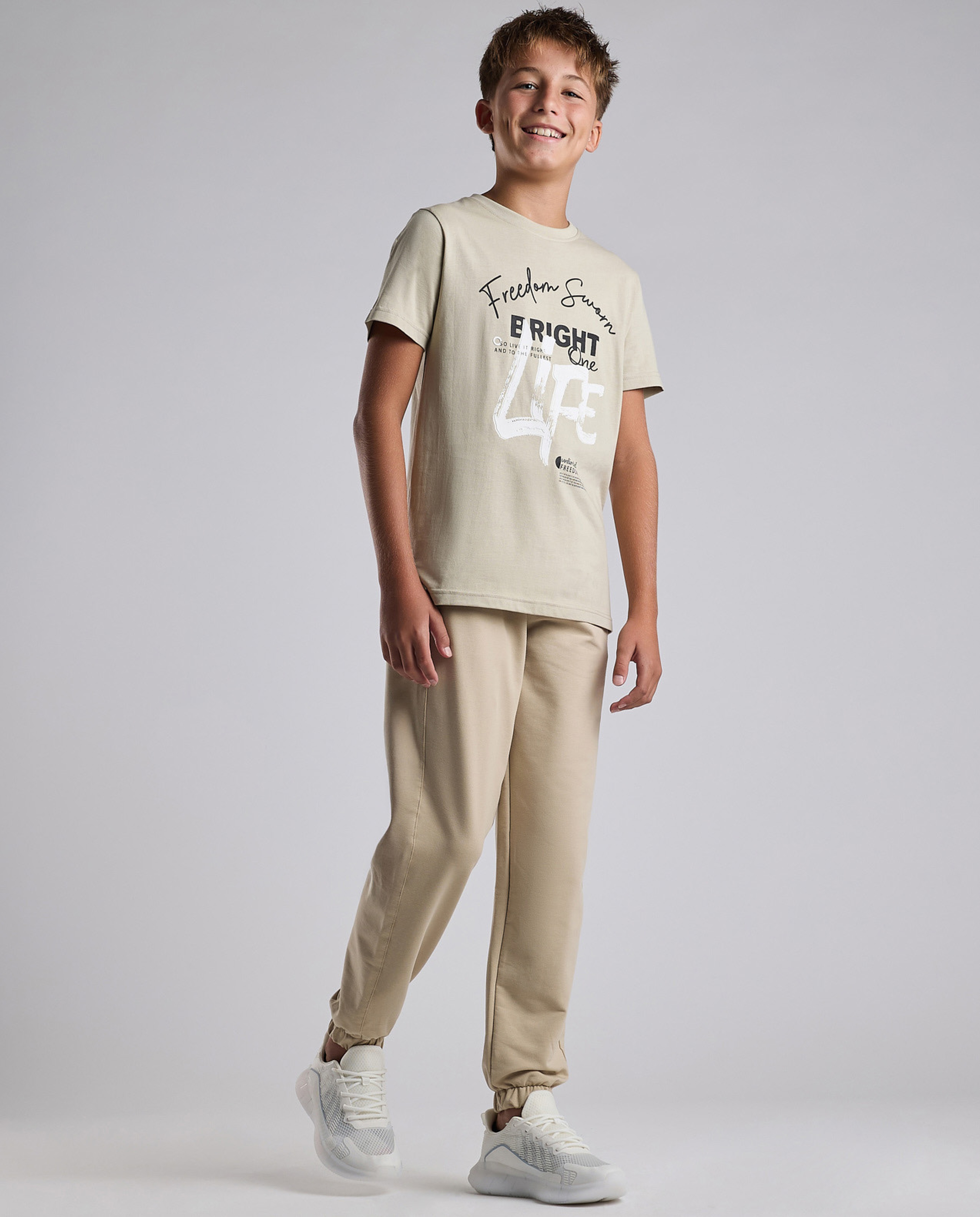 Graphic Print T-Shirt with Crew Neck and Short Sleeves