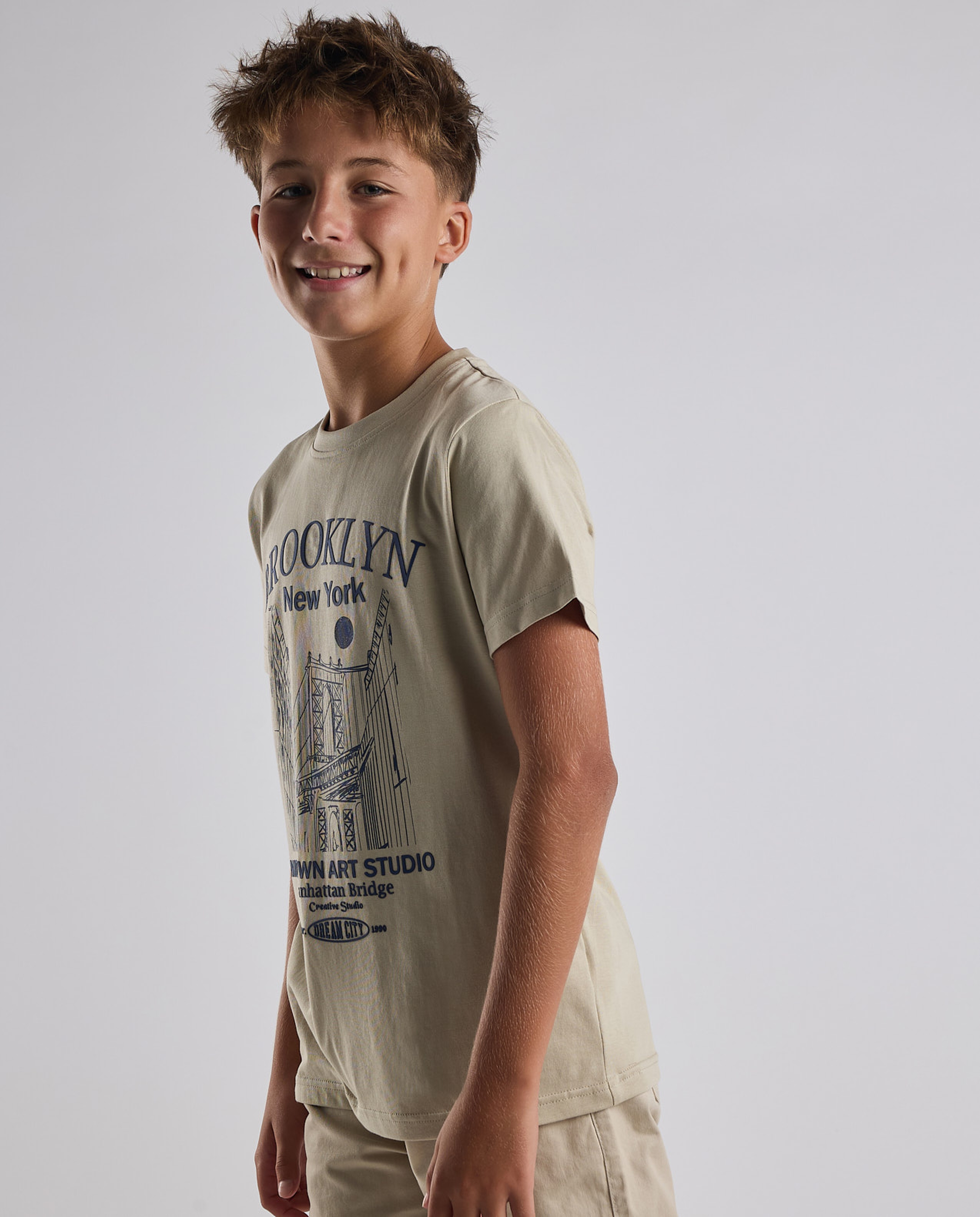 Graphic Print T-Shirt with Crew Neck and Short Sleeves