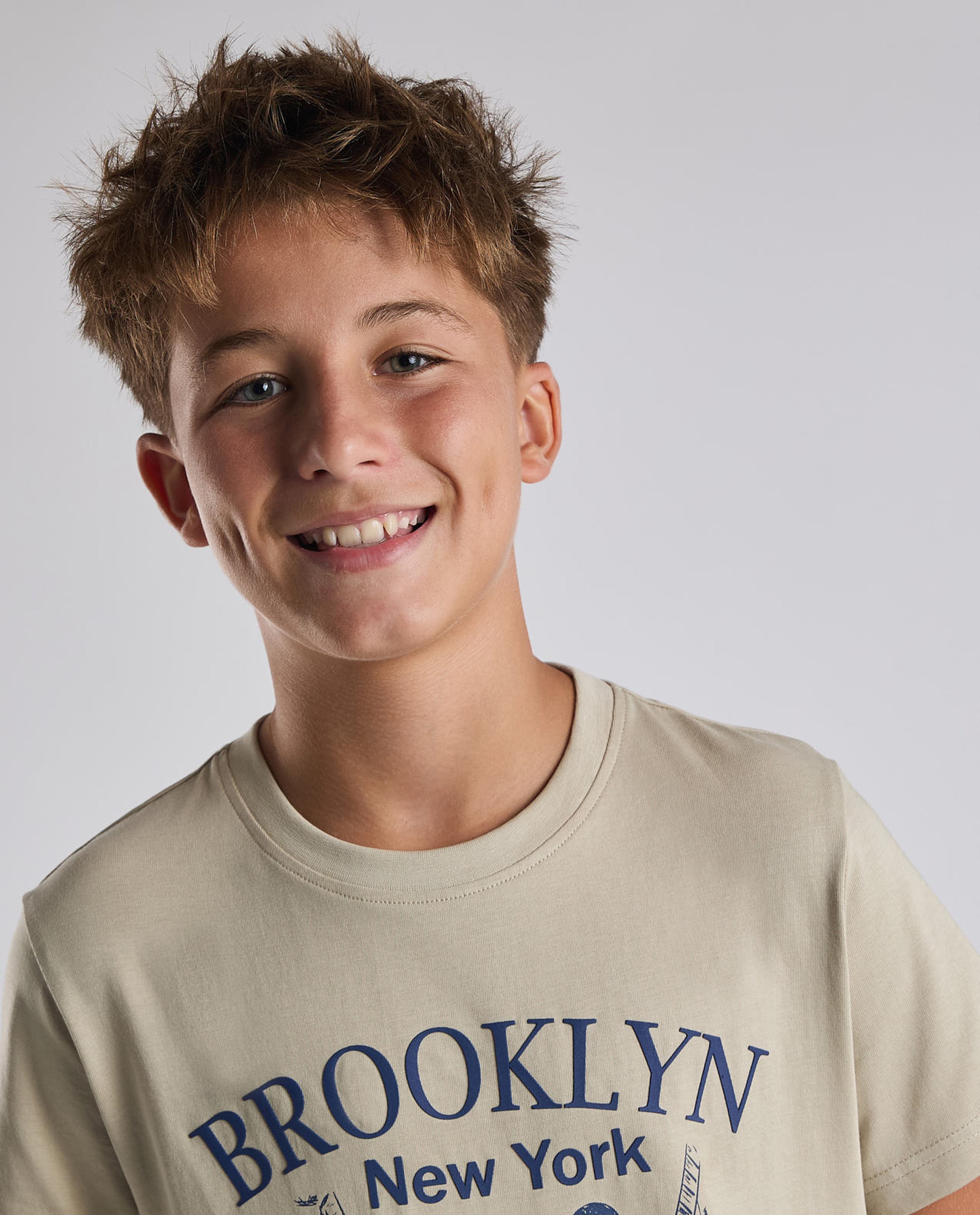 Graphic Print T-Shirt with Crew Neck and Short Sleeves