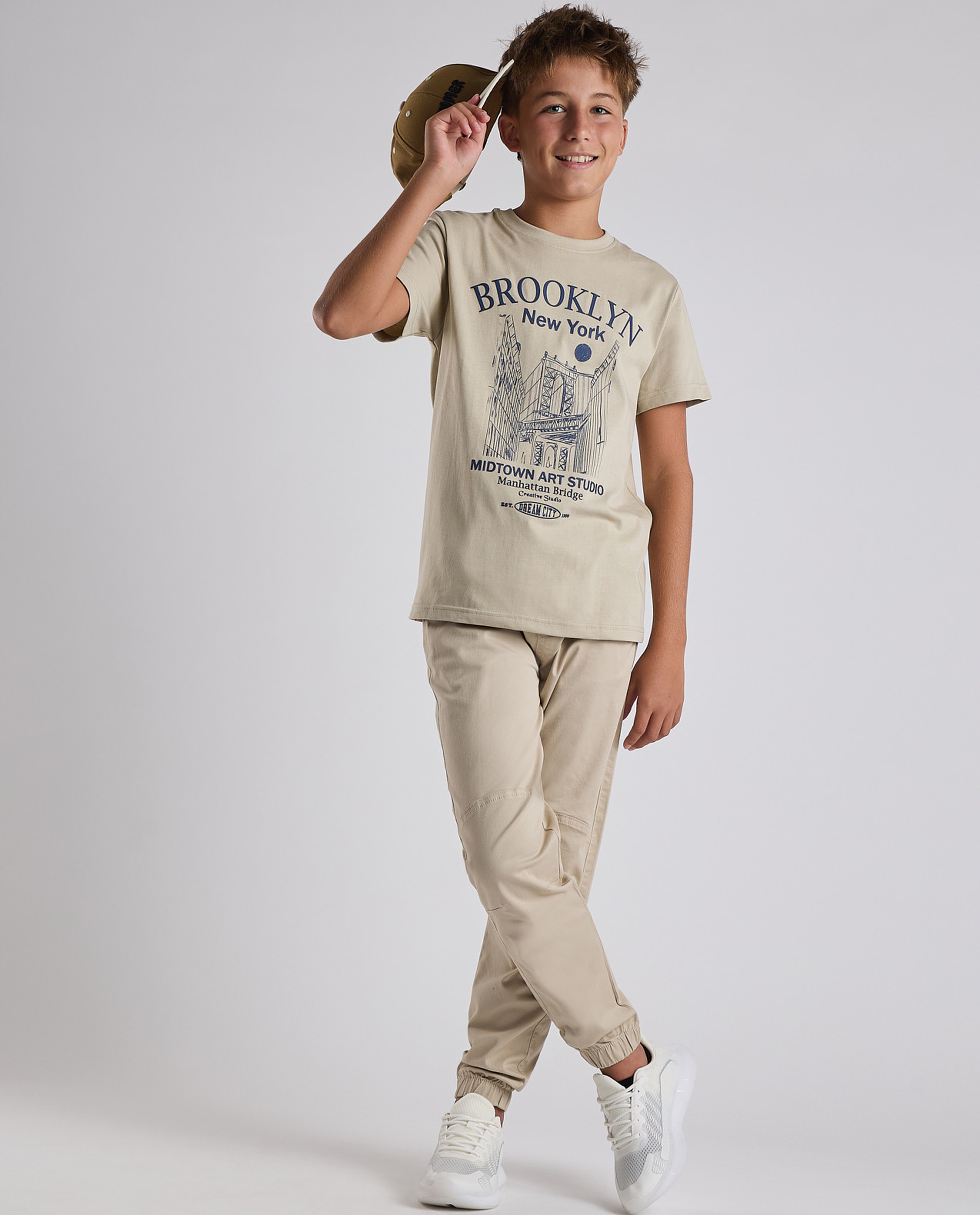 Graphic Print T-Shirt with Crew Neck and Short Sleeves