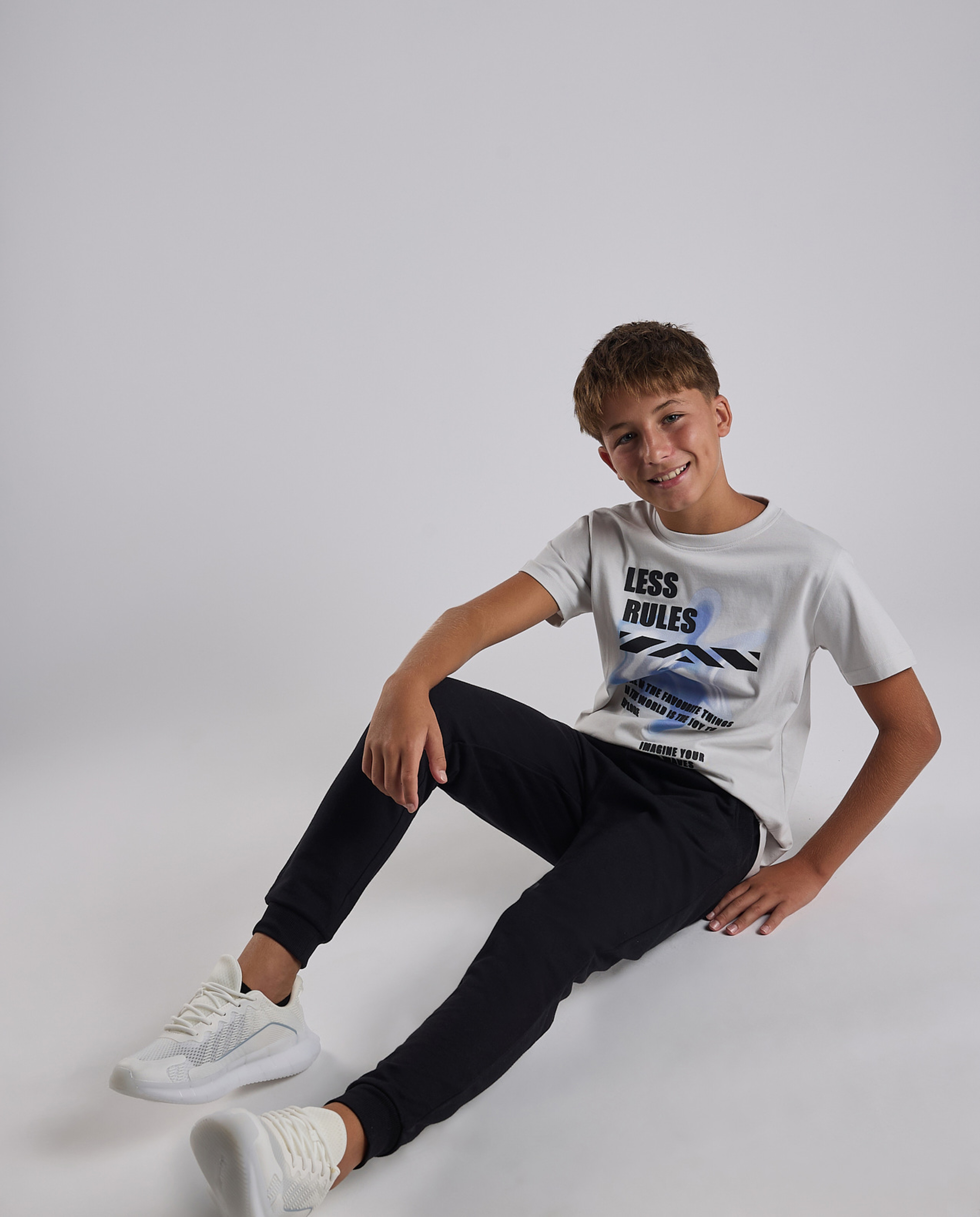 Graphic Print T-Shirt with Crew Neck and Short Sleeves