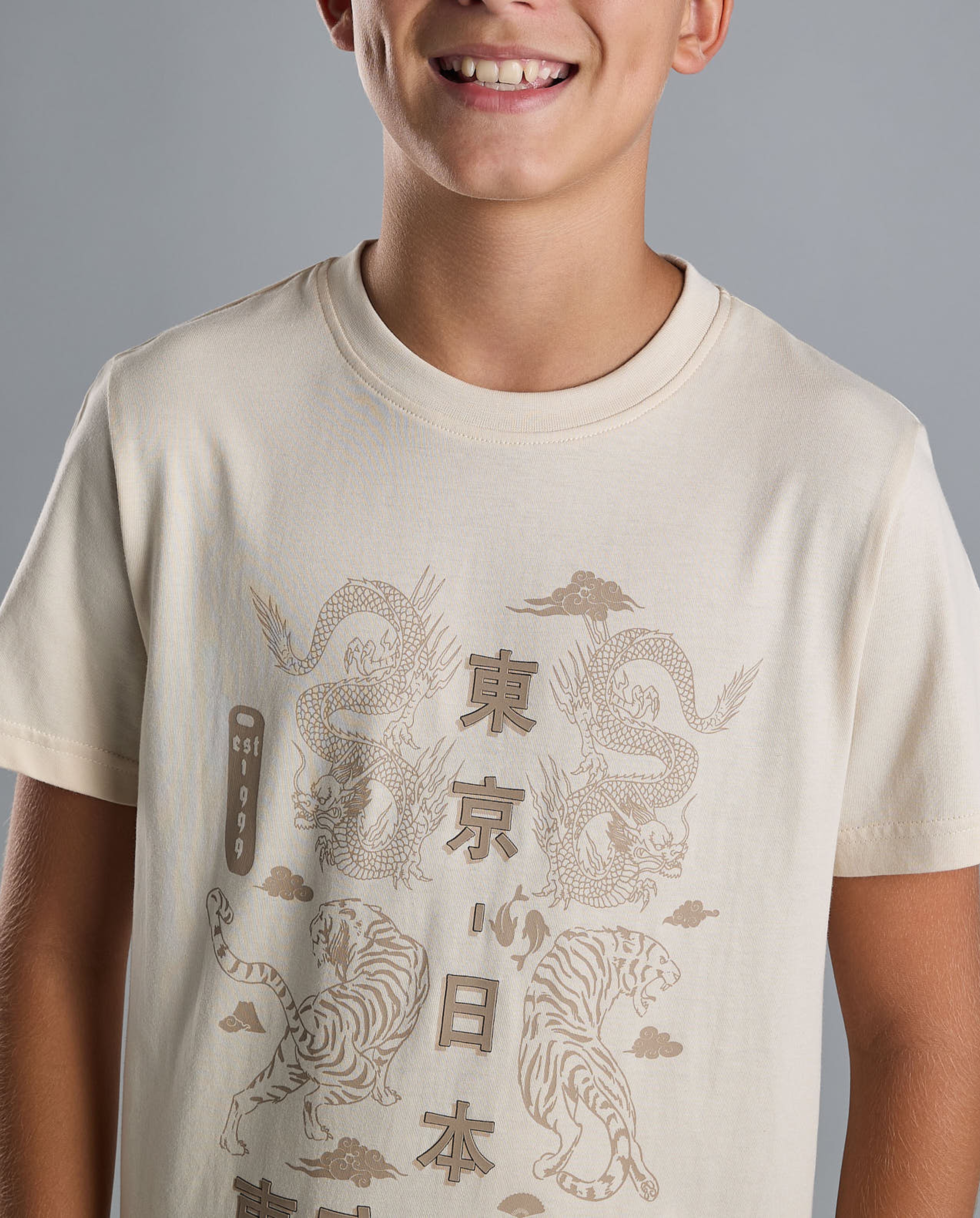 Graphic Print T-Shirt with Crew Neck and Short Sleeves