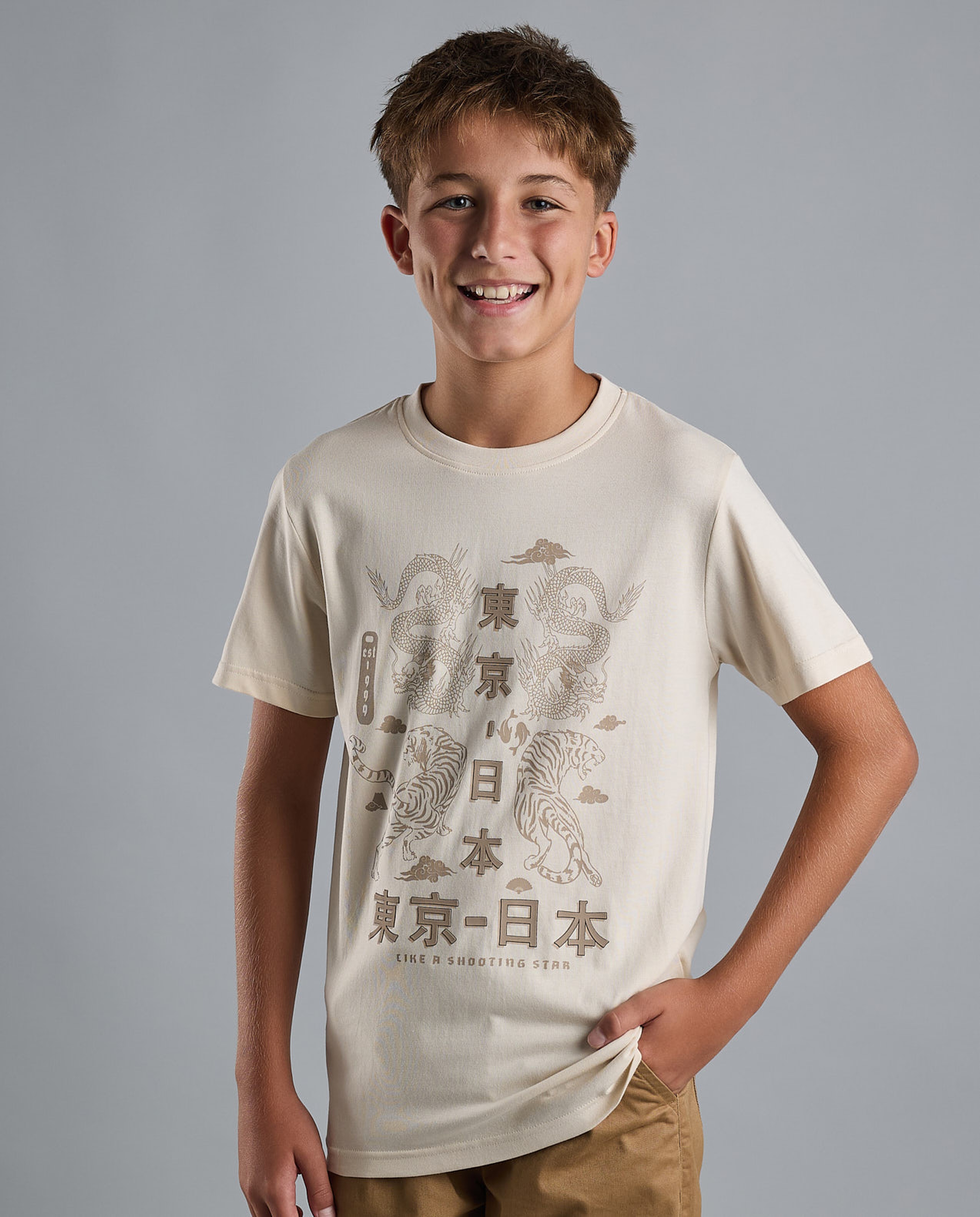 Graphic Print T-Shirt with Crew Neck and Short Sleeves