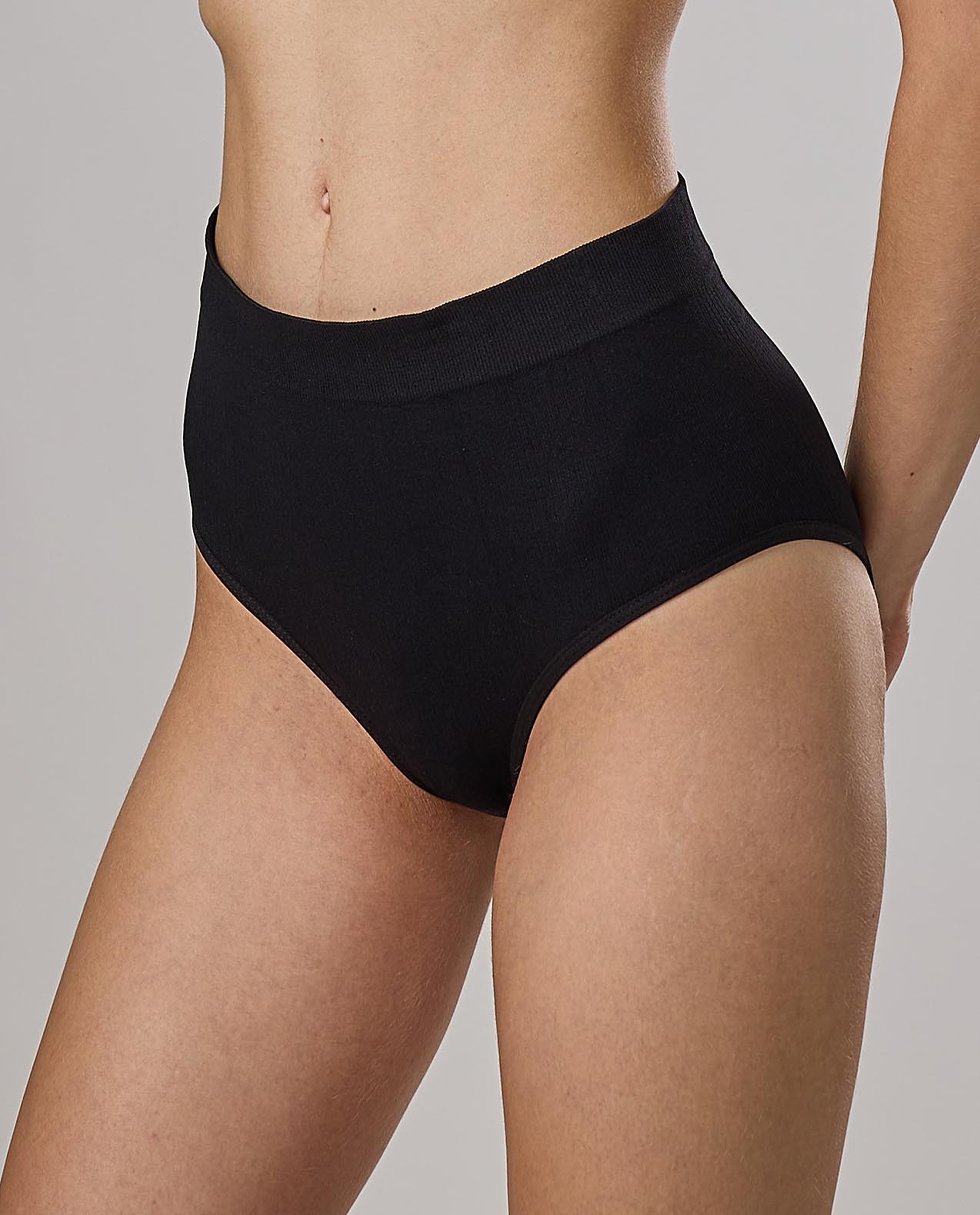 3 Solid Hipster Briefs