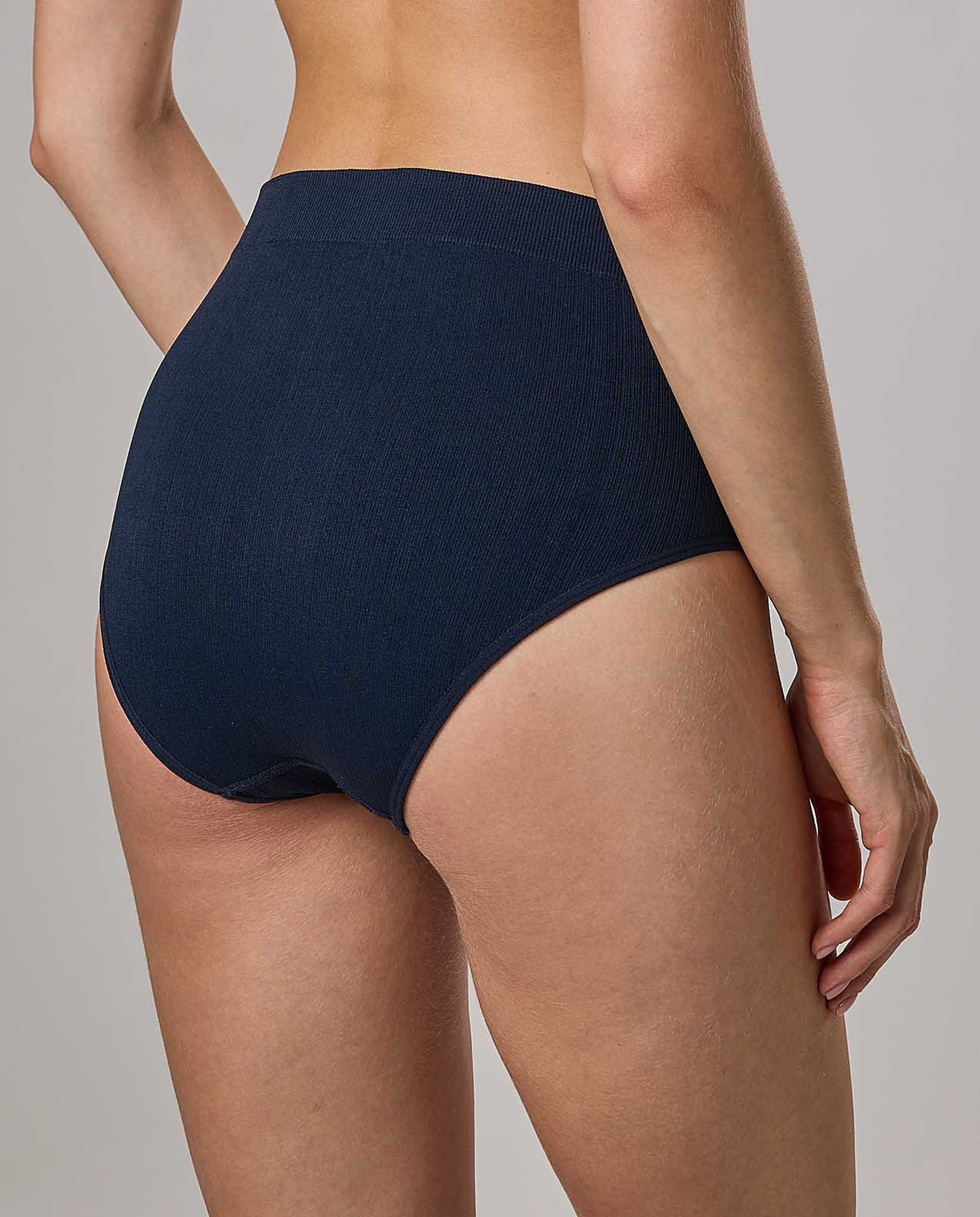 3 Solid Hipster Briefs