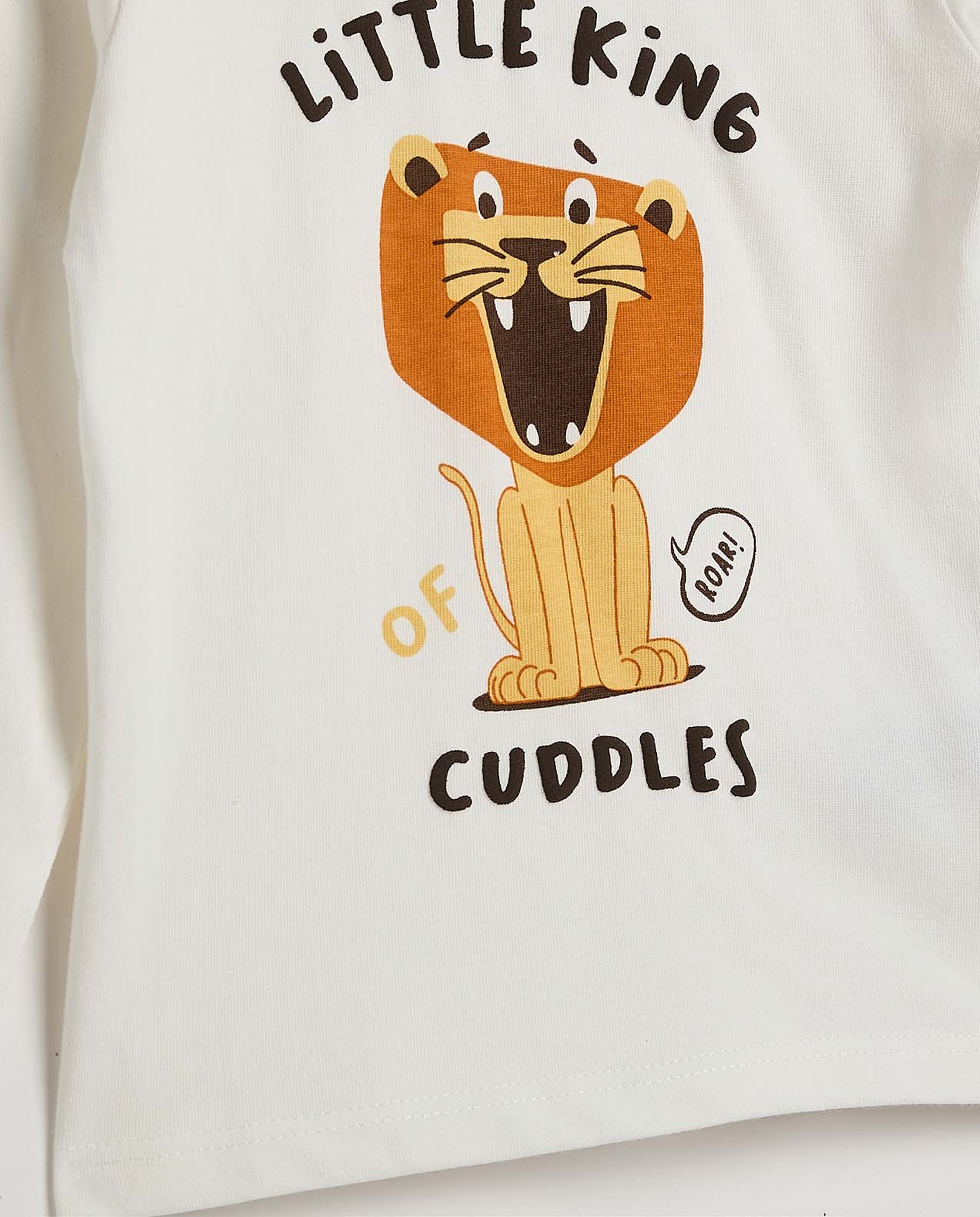 Graphic Print T-Shirt with Crew Neck and Long Sleeves