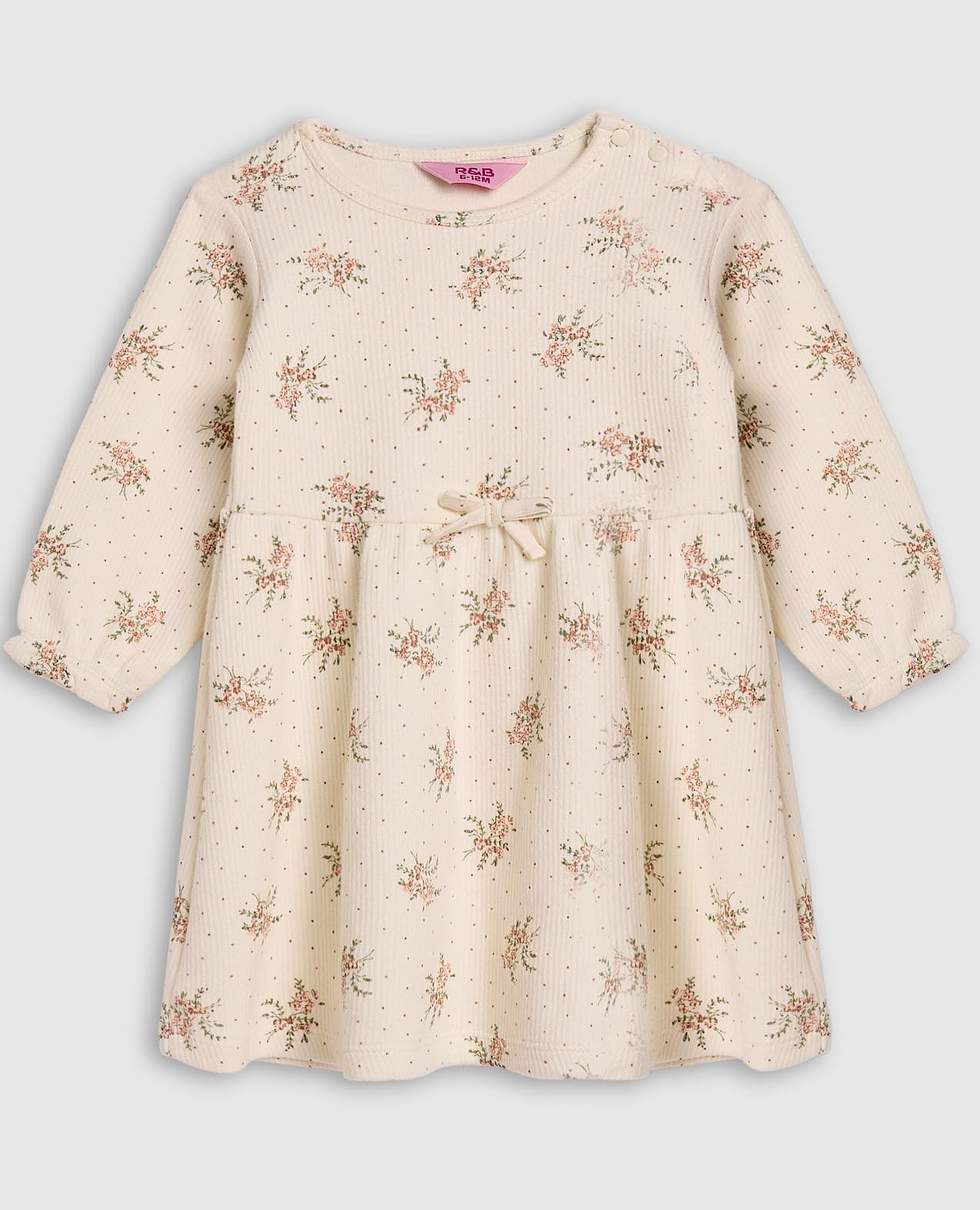 فستان واسع بطبعة وأكمام طويلة