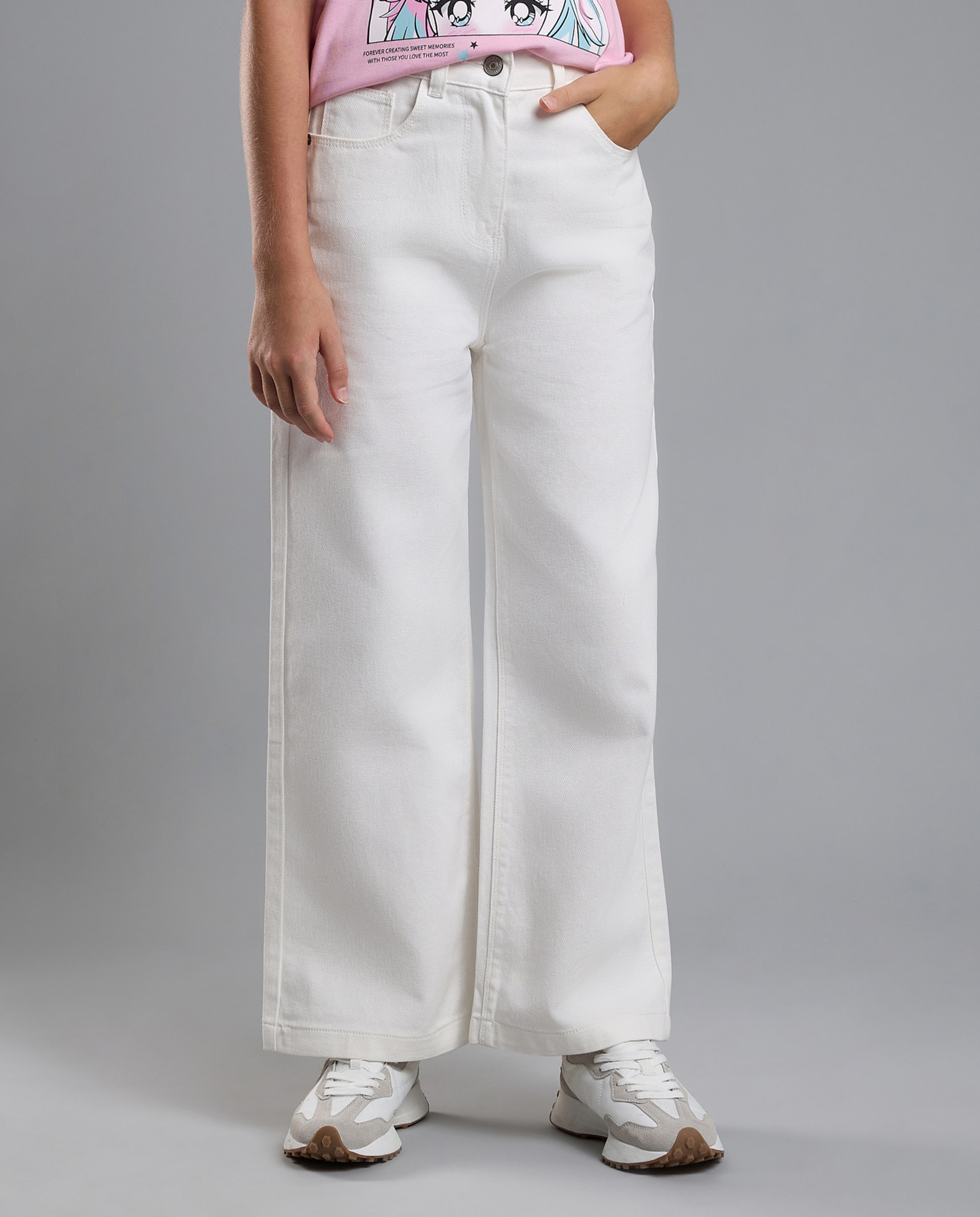 Solid Wide Leg Jeans with Button Closure