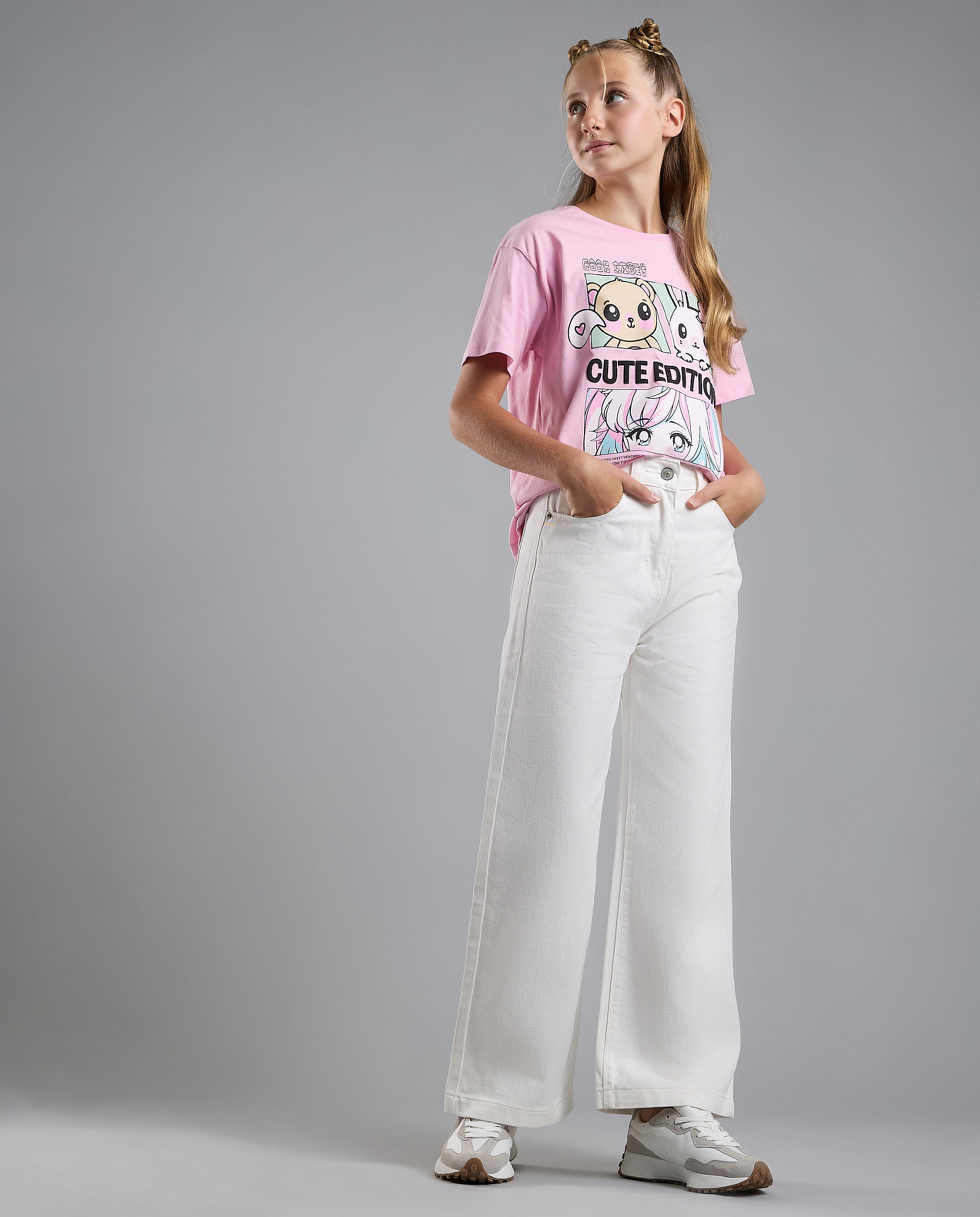 Solid Wide Leg Jeans with Button Closure