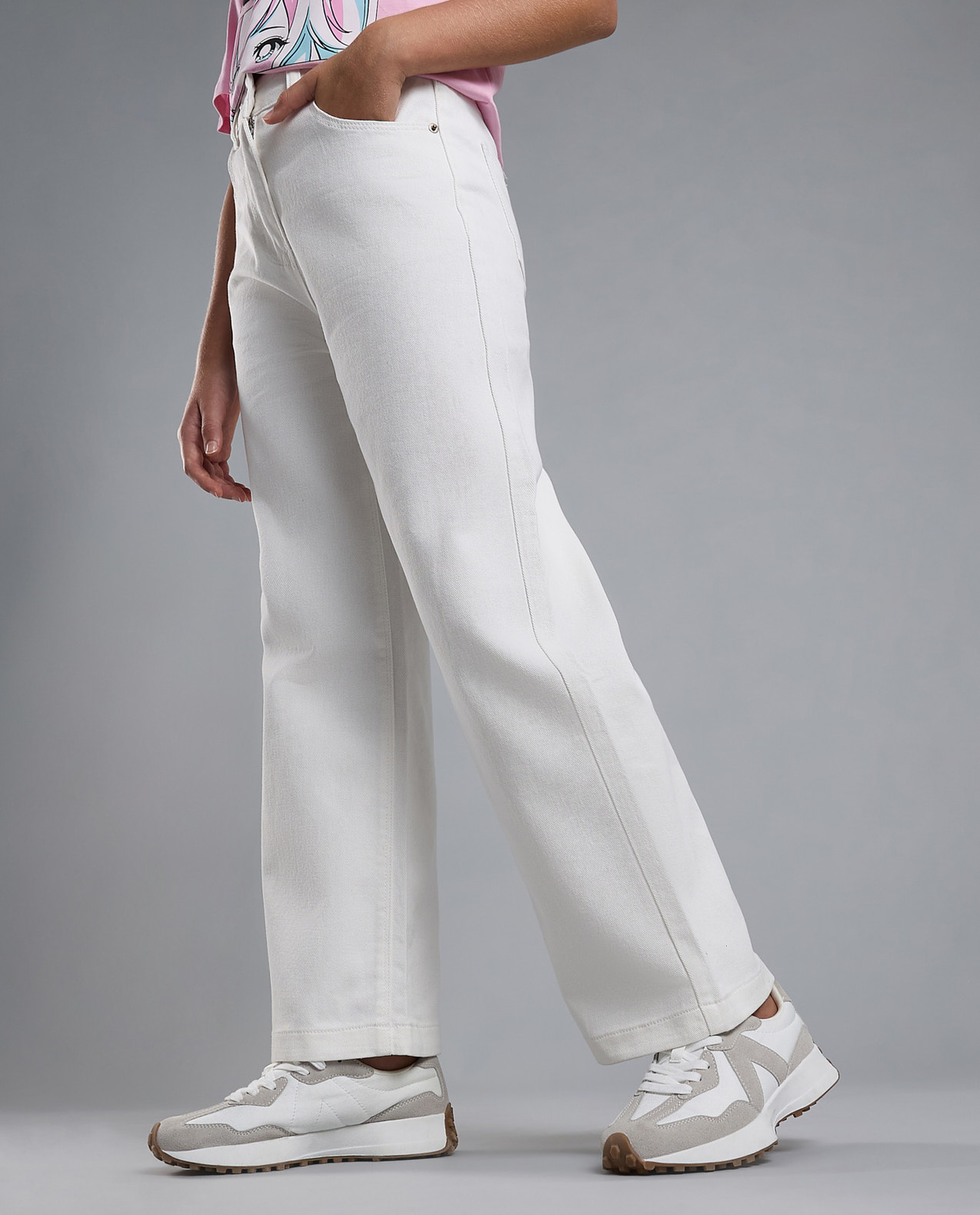 Solid Wide Leg Jeans with Button Closure