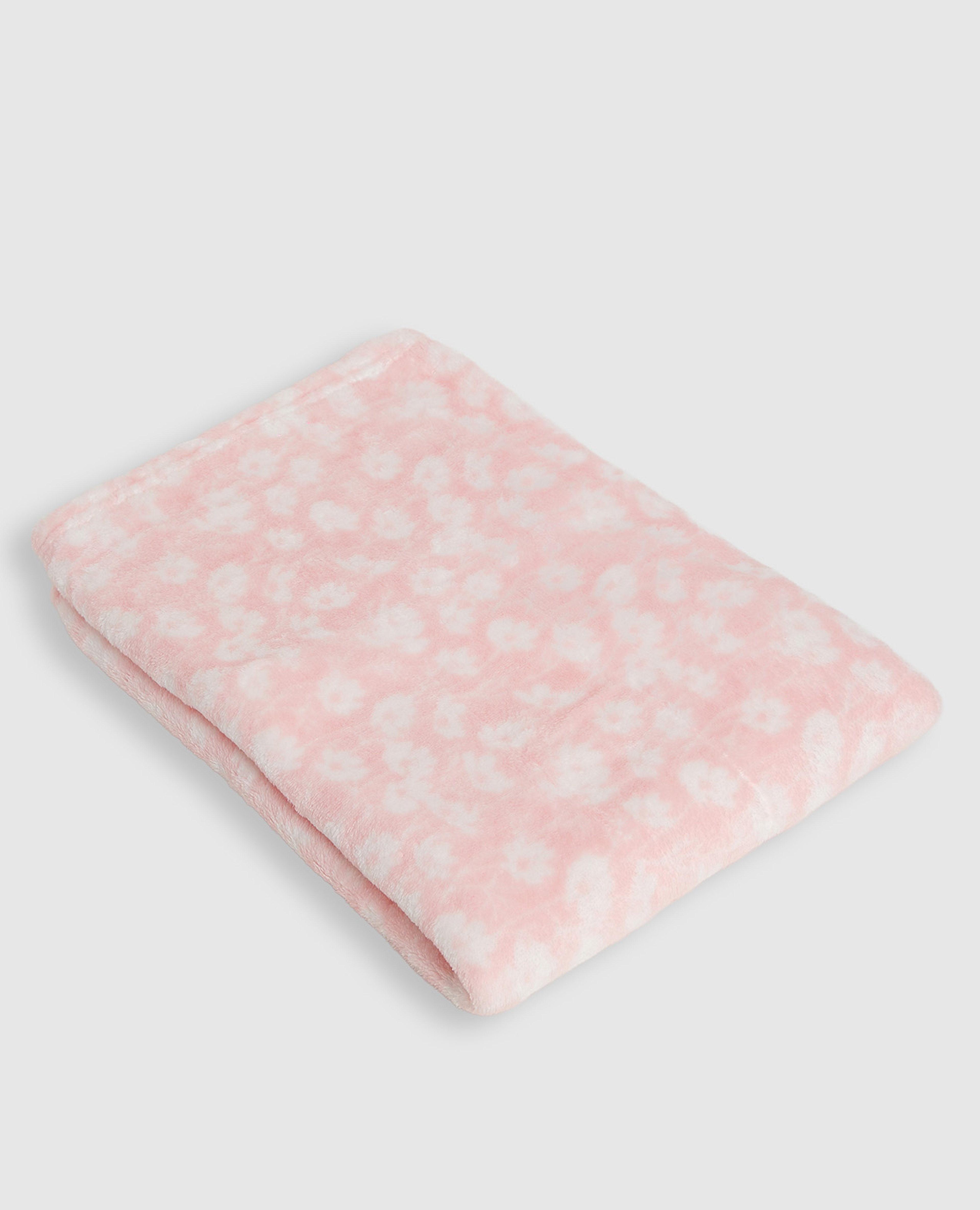 بطانية بطبعة لحديثي الولادة