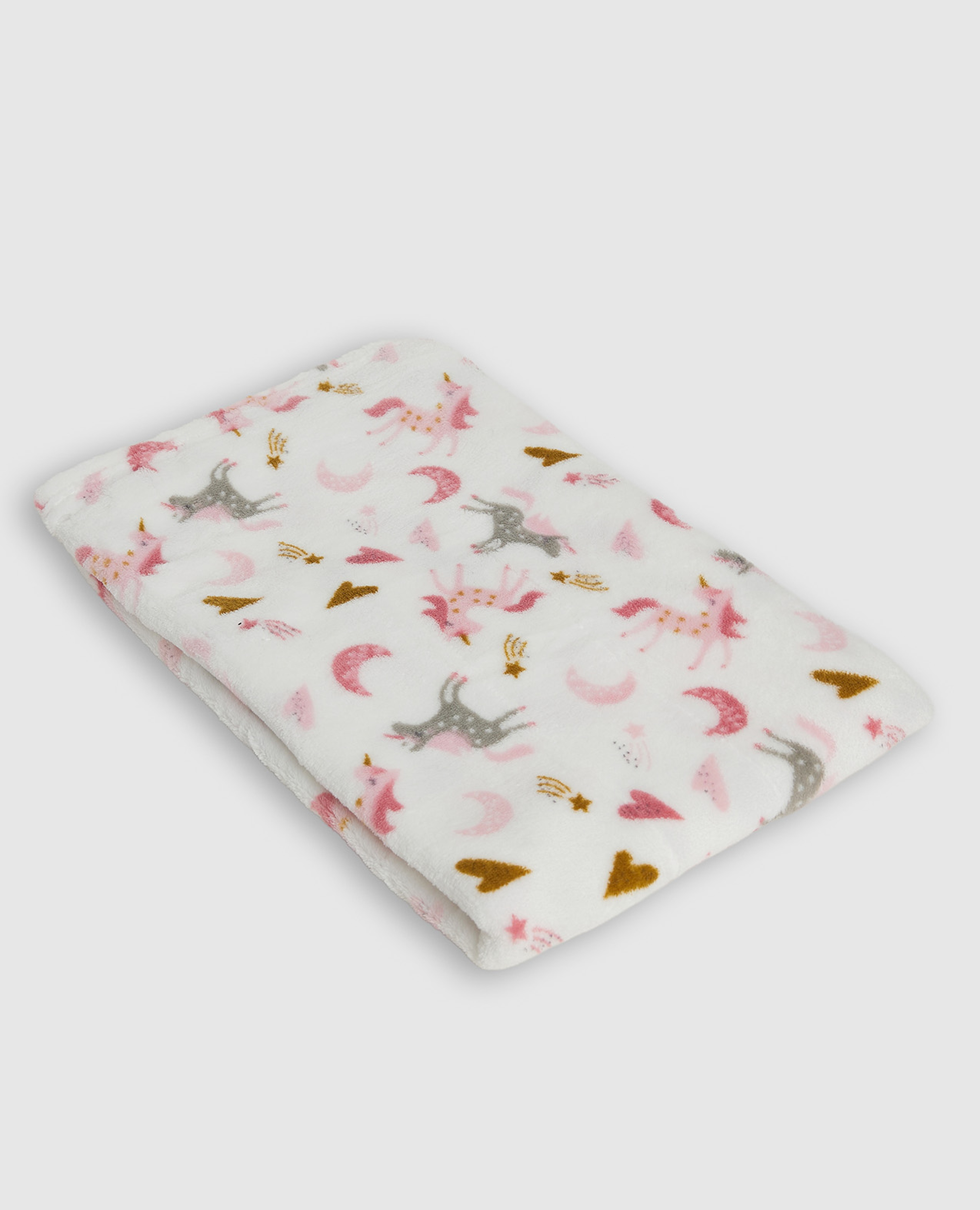 بطانية بطبعة لحديثي الولادة