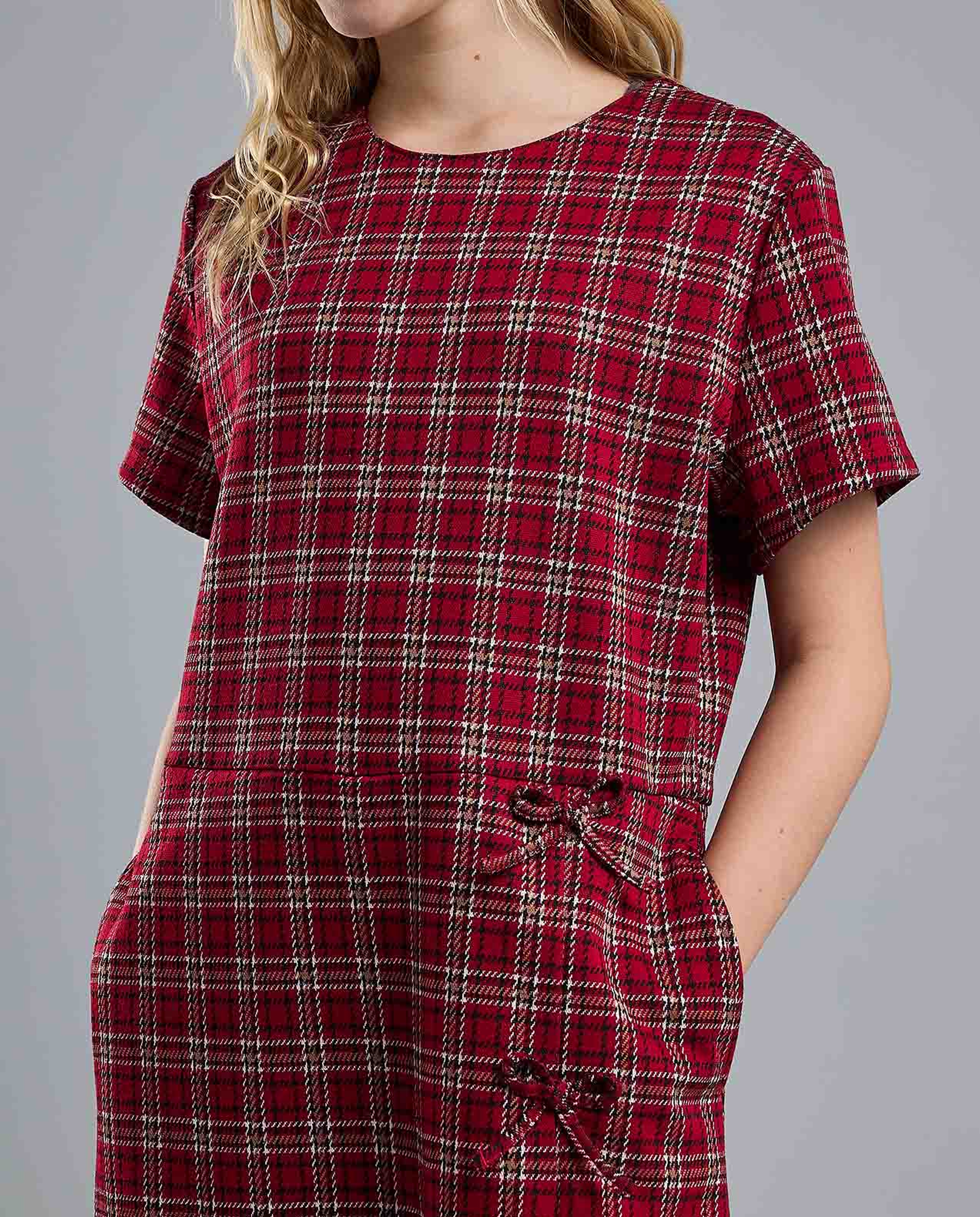 Plaid Shift Dress with Round Neck and Short Sleeves
