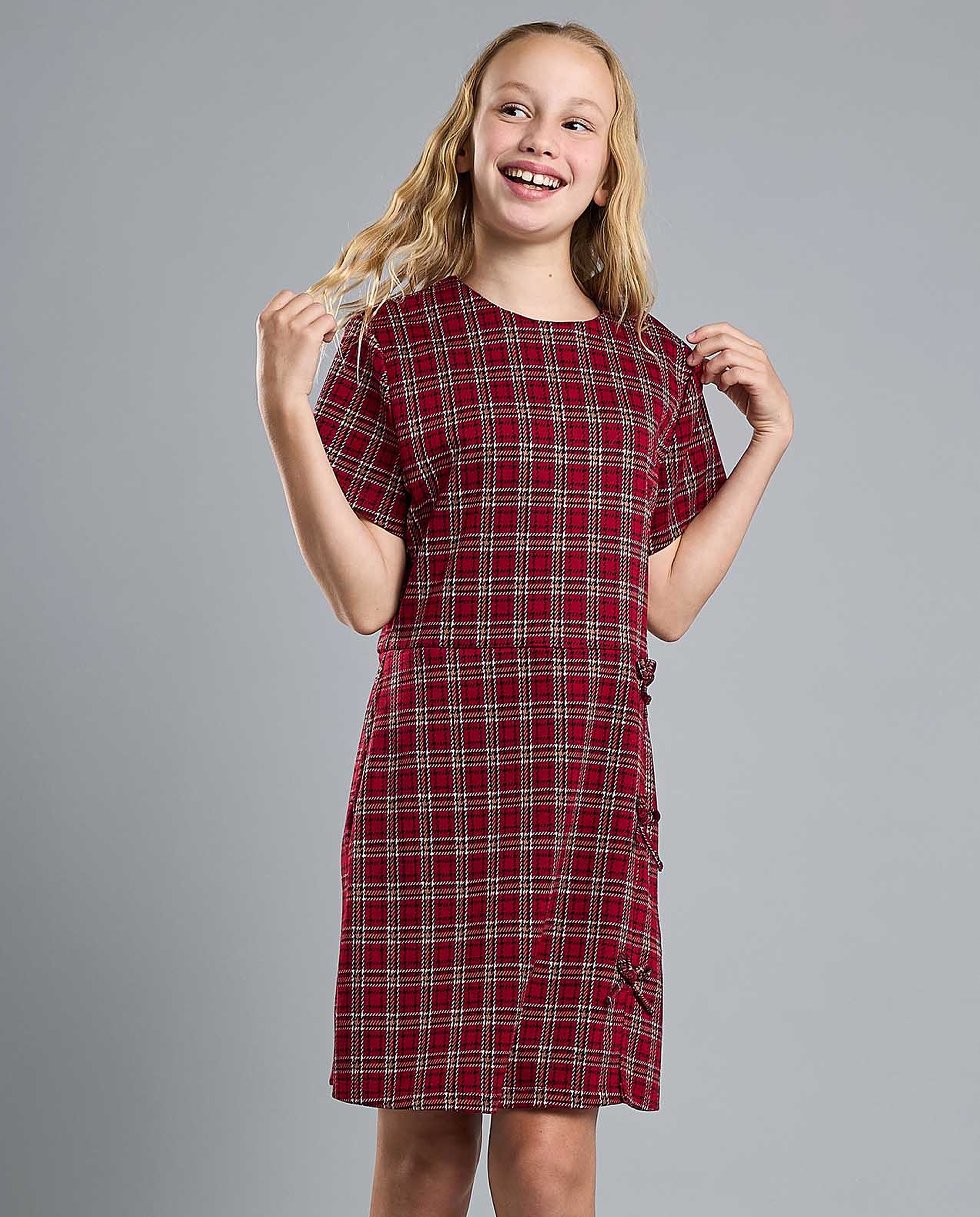 Plaid Shift Dress with Round Neck and Short Sleeves