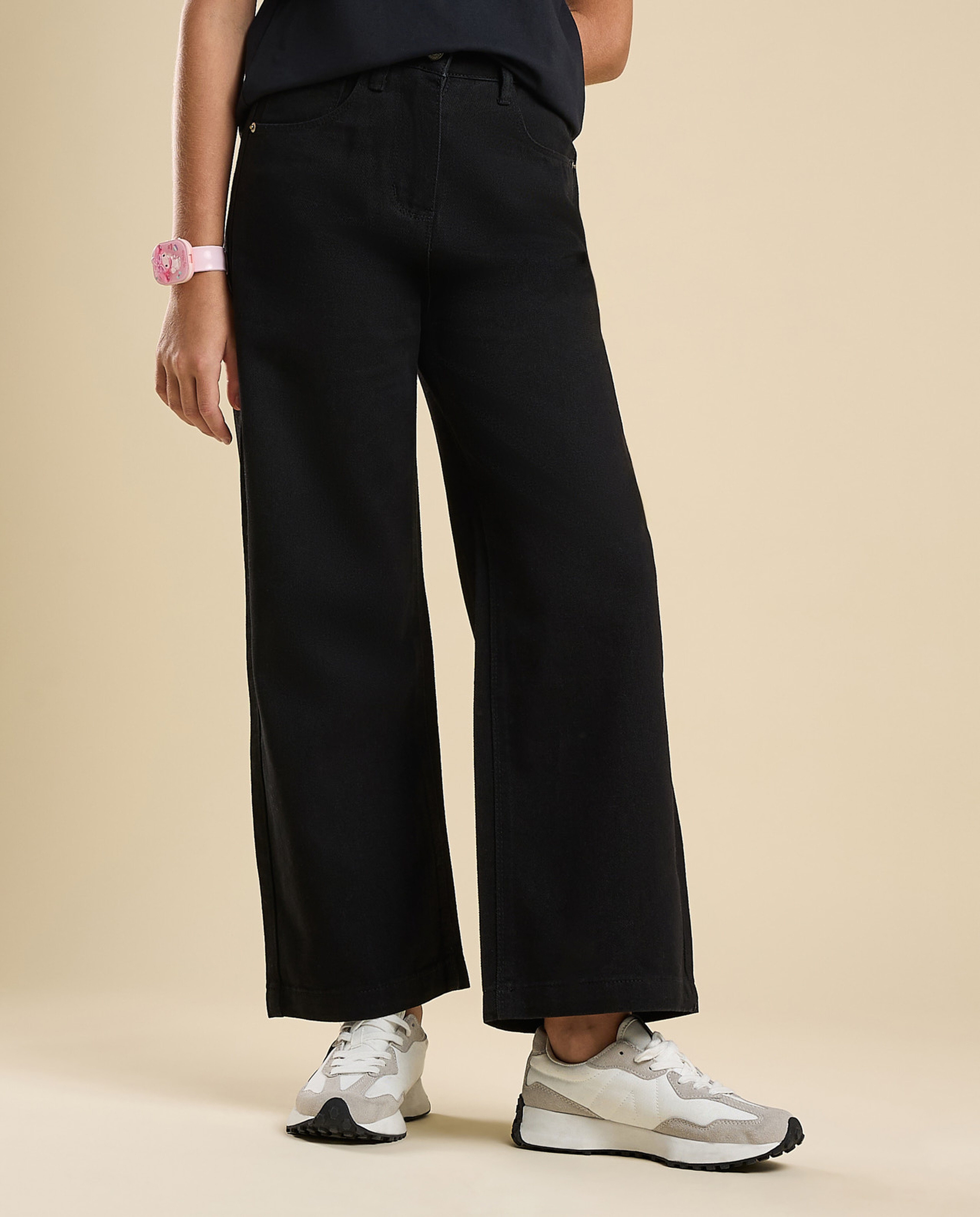Solid Wide Leg Jeans with Button Closure